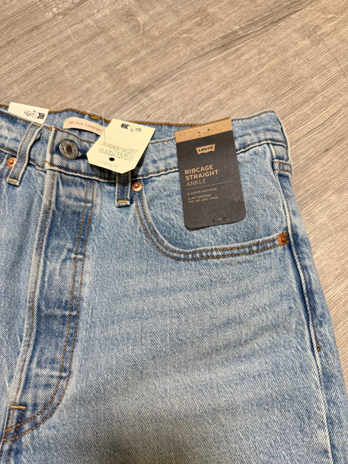 Levi’s Premium RIBCAGE STRAIGHT ANKLE Women’s Jeans – CHOOSE SIZE