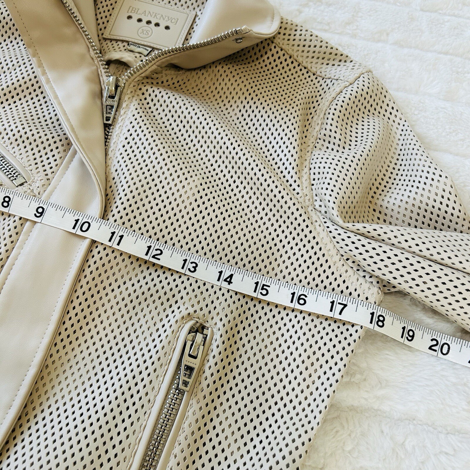 Blank NYC Imelda Cream Perforated Vegan Leather Moto Zip Jacket Womens Sz XS