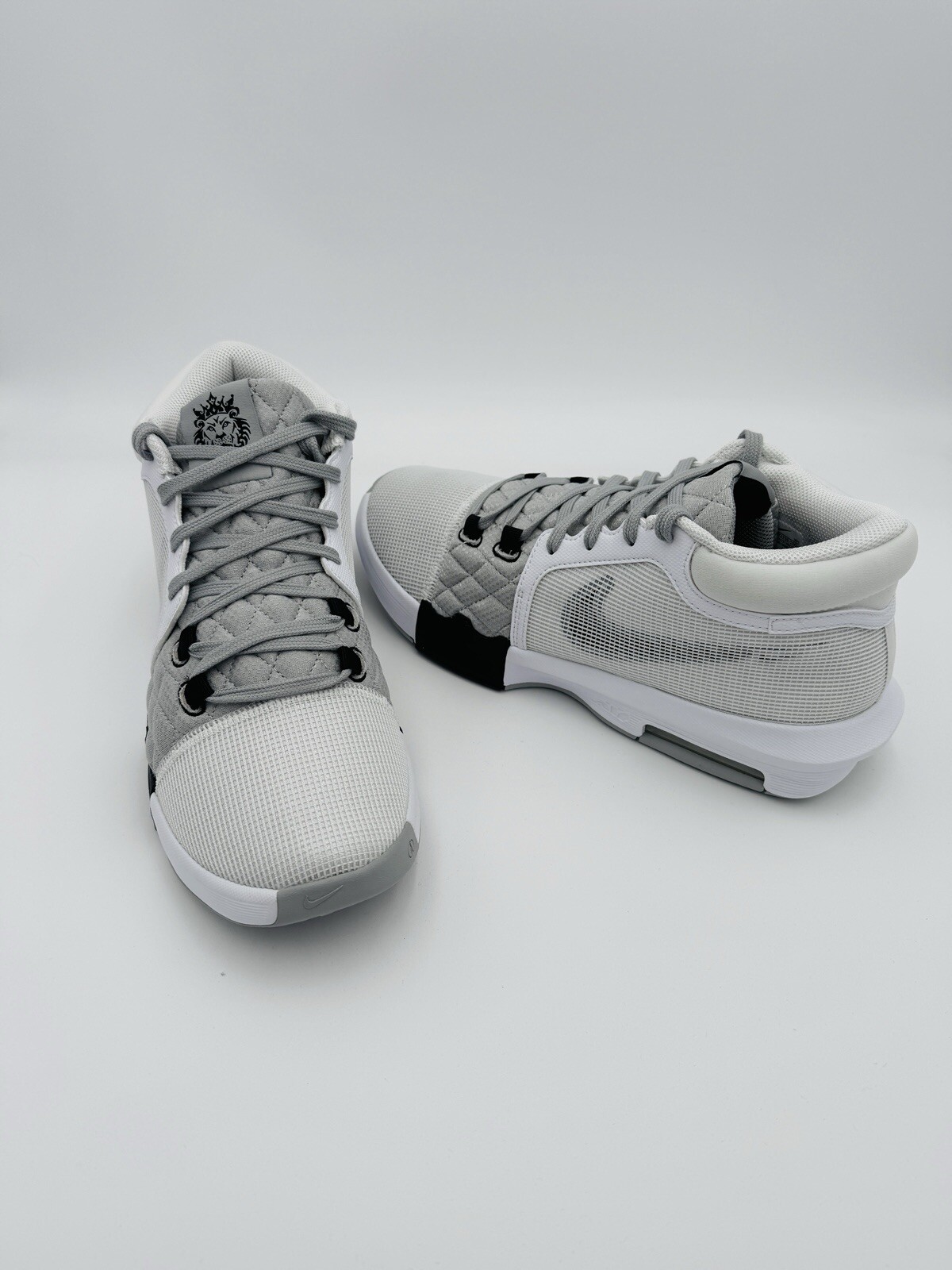 Nike LeBron James Witness VIII 8 White Light Smoke Grey Black FB2239-100 Mens
