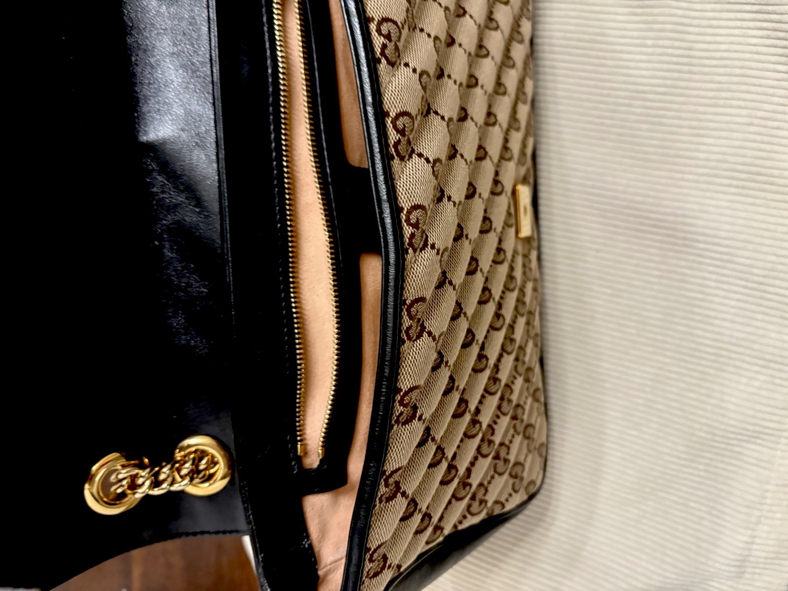Gucci GG Marmont medium shoulder bag