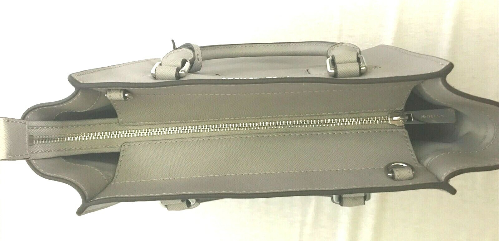 New Michael Kors Pearl Gray Top-Zip Women’s Crossbody/Handbag W9-11″/H 8.9″/D 4″