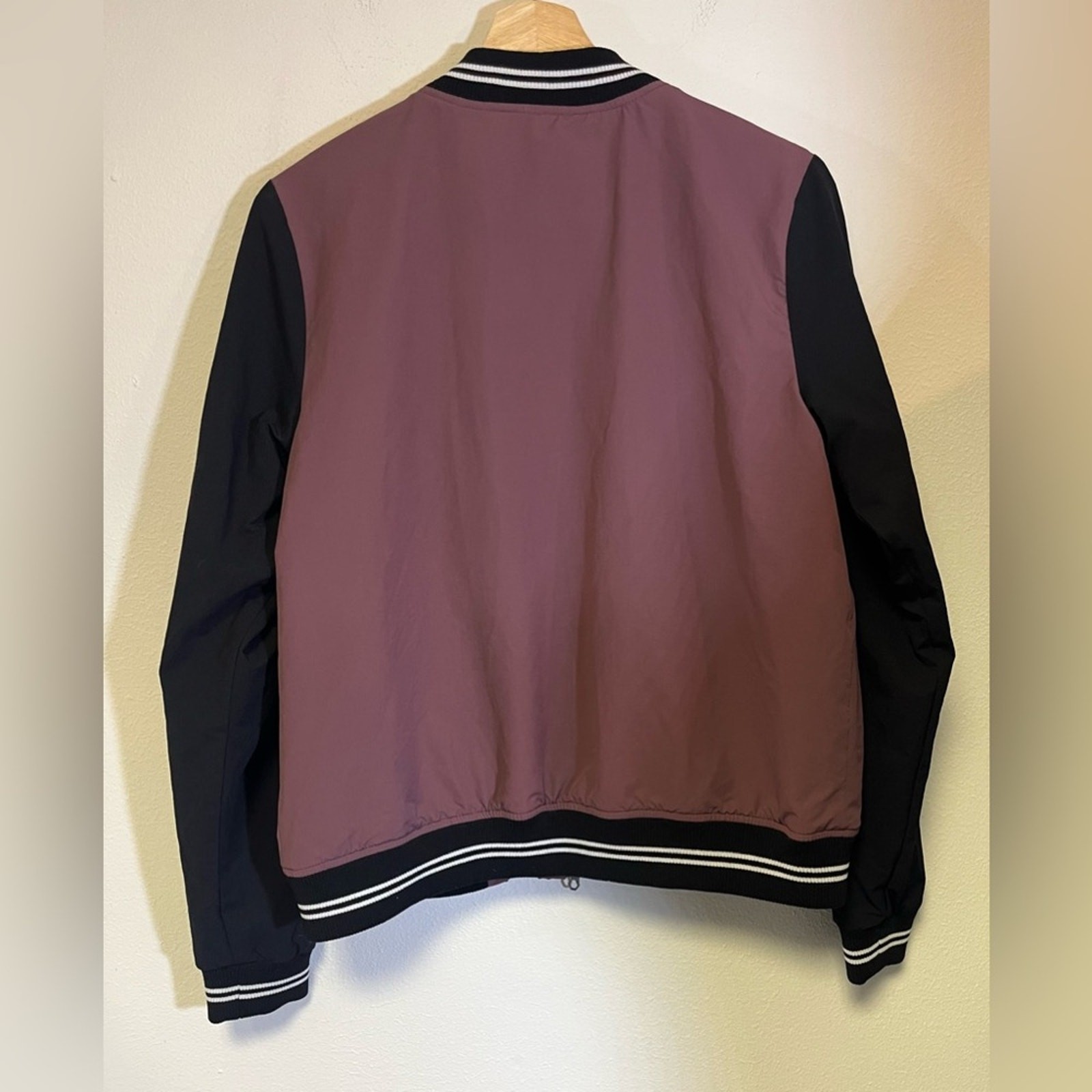 VOLCOM-COCO HO TRACK JACKET EGGPLANT with Printed Body Lining Size Small