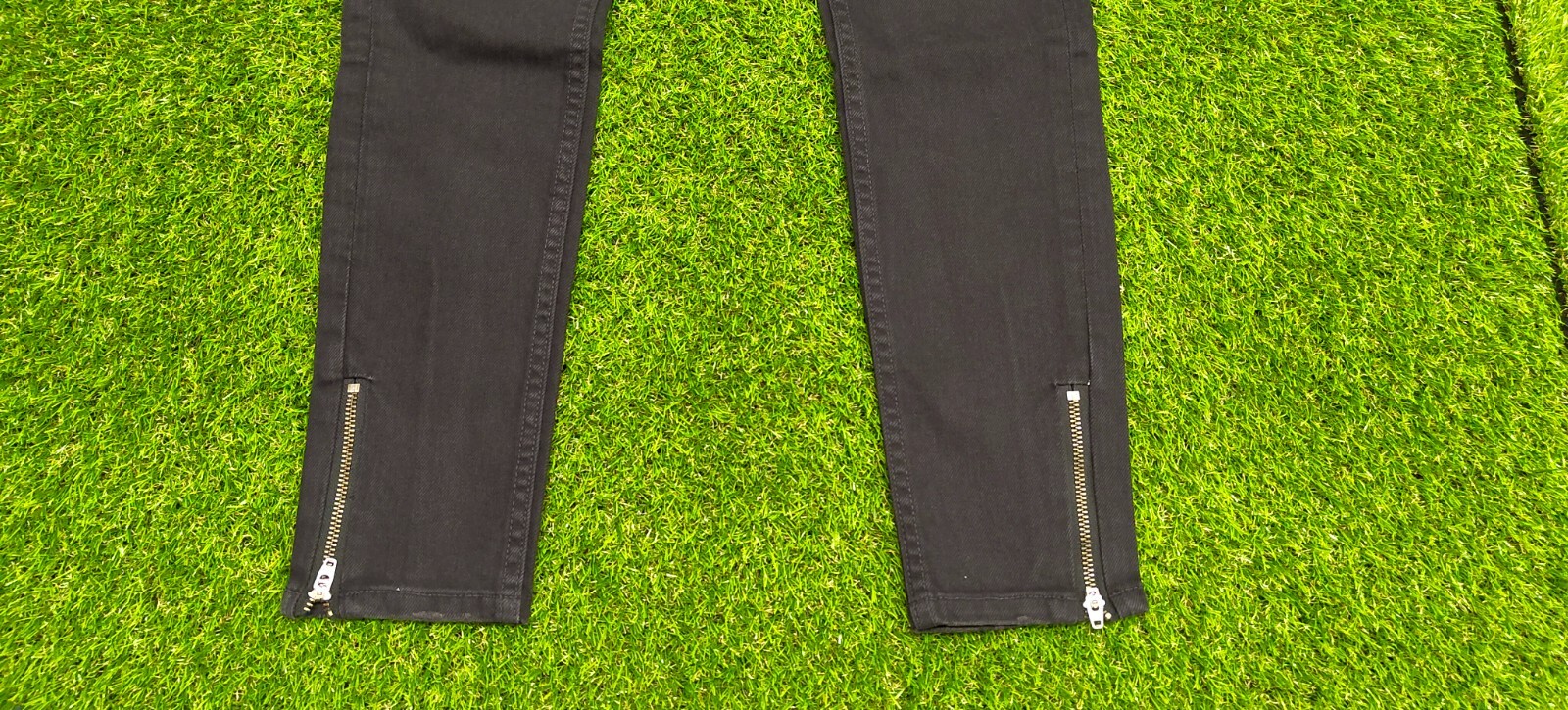 NEUW – Razor Skinny – Black Stone – 25W 32L (7R) New With Tags RRP $129.95