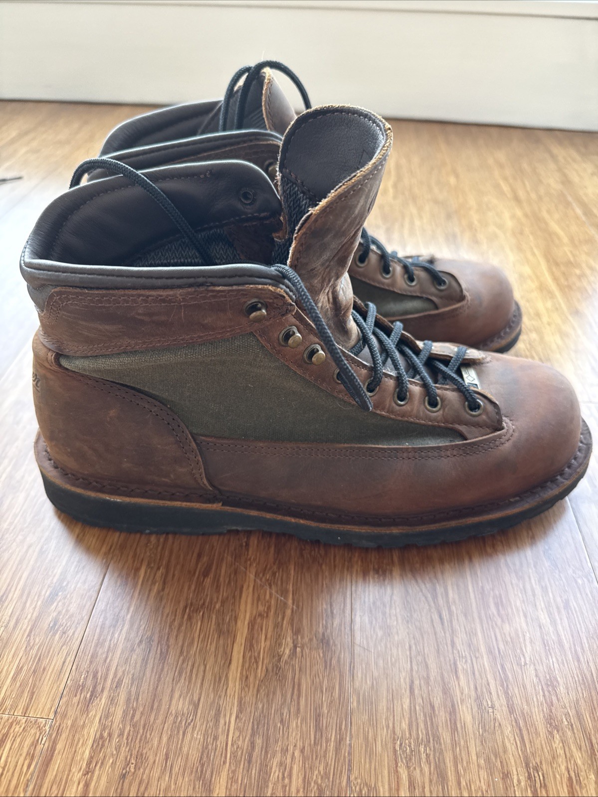 Danner Ridge Men’s Boots Size 11.5. Gore-tex. Made In USA. Vibram Sole.