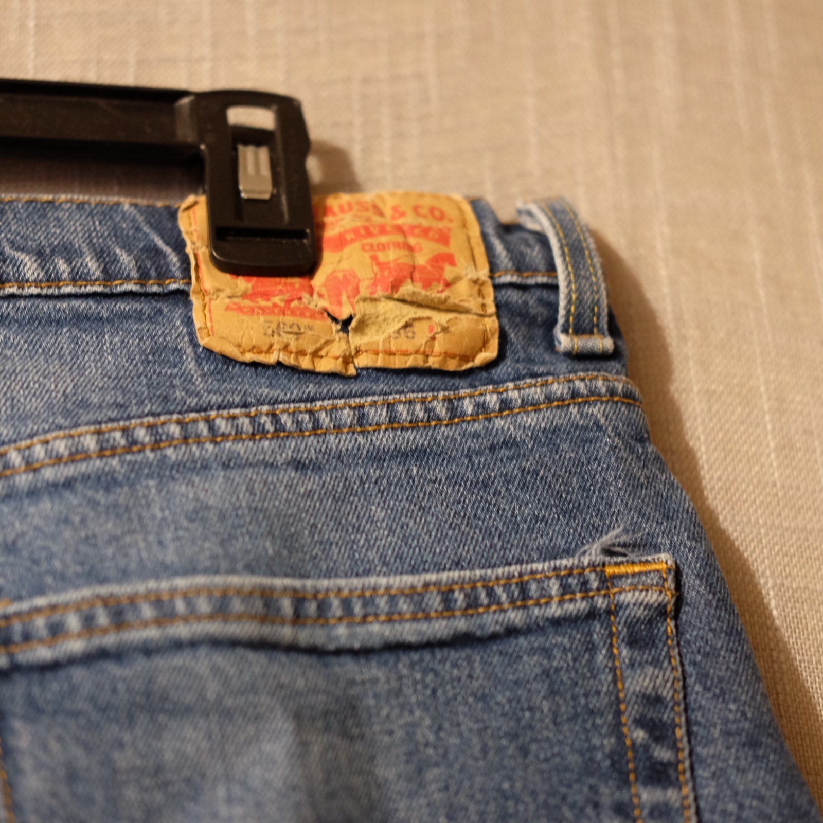 Levis 569 Jean Shorts Blue Denim Bermuda Inseam 11-1/2 in Mens W36 #A12-15