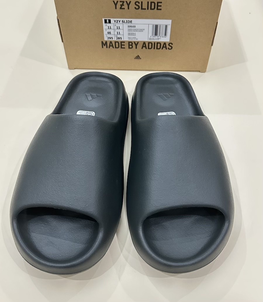 NEW IN BOX adidas Yeezy Slides Dark Onyx ID5103 Men’s Size 11
