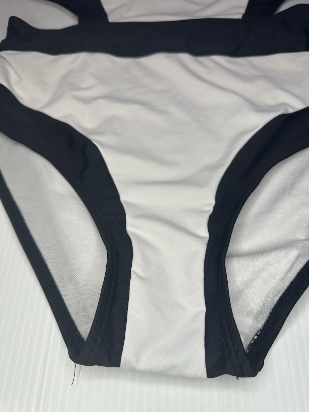 Black White Cut-Out One Piece Swimsuit Colorblock Polyamide Elasthane Medium