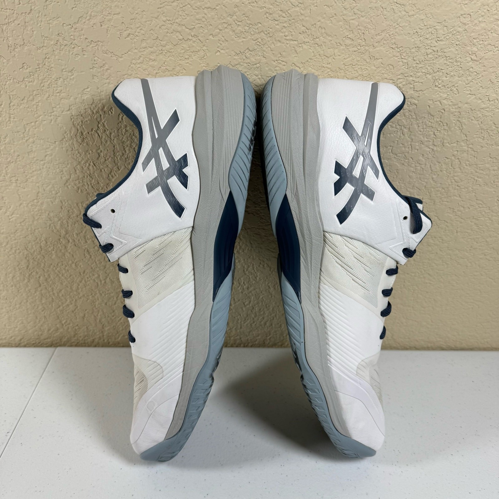 Asics Sky Elite FF 3 100 White Gray Volleyball Shoes Mens Sz 16 No Insoles Read