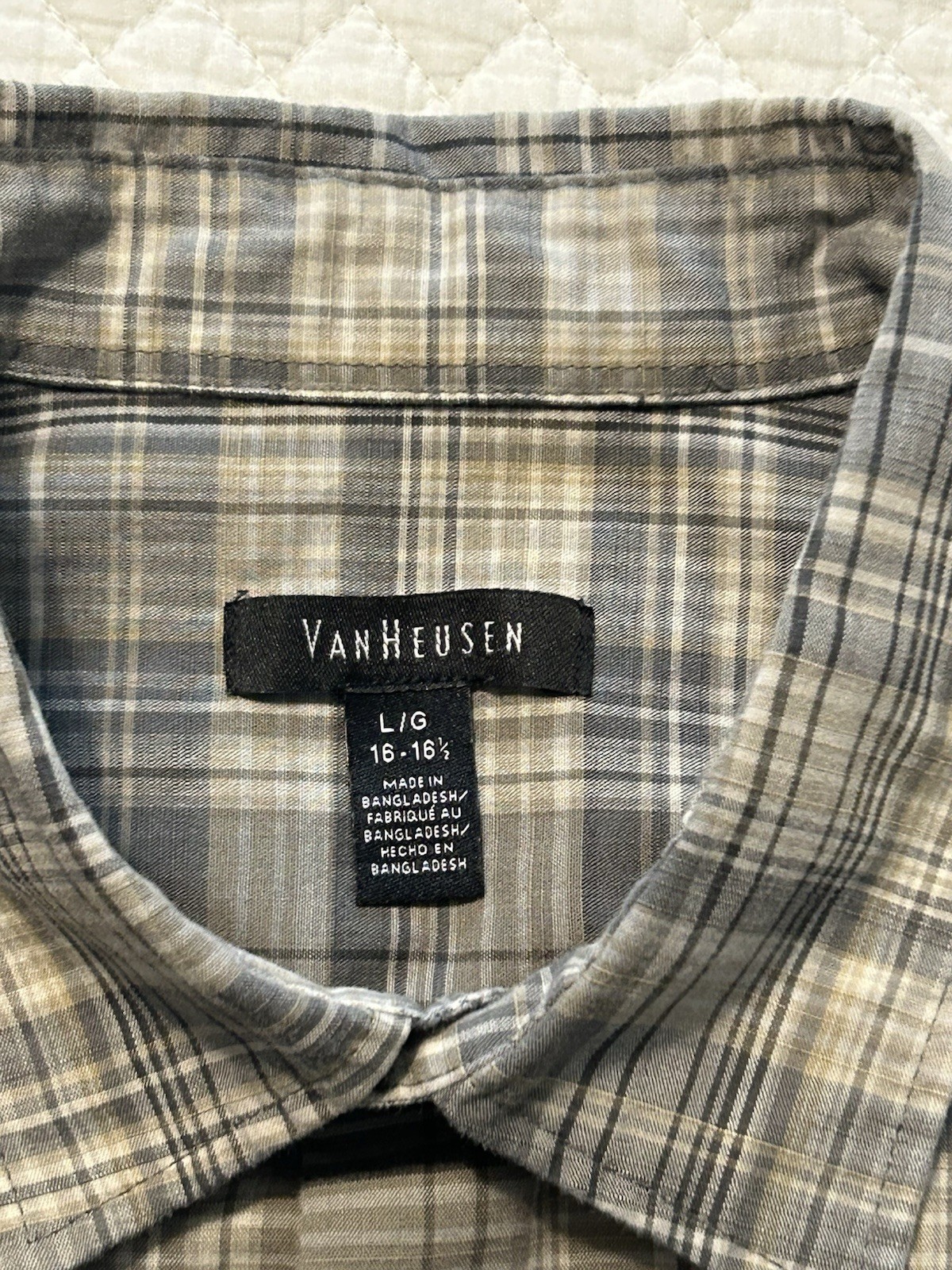 Van Heusen Men’s L Gray Plaid Short Sleeve Button-Up Woven Pockets Shirt (117)