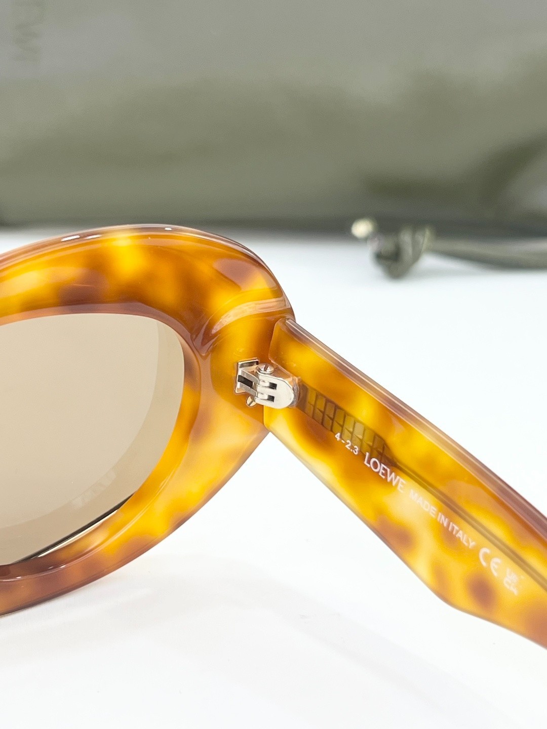 Loewe Aviator Sunglasses Tortoise Shell Frame Street Commute LW40120I 59‑13‑140