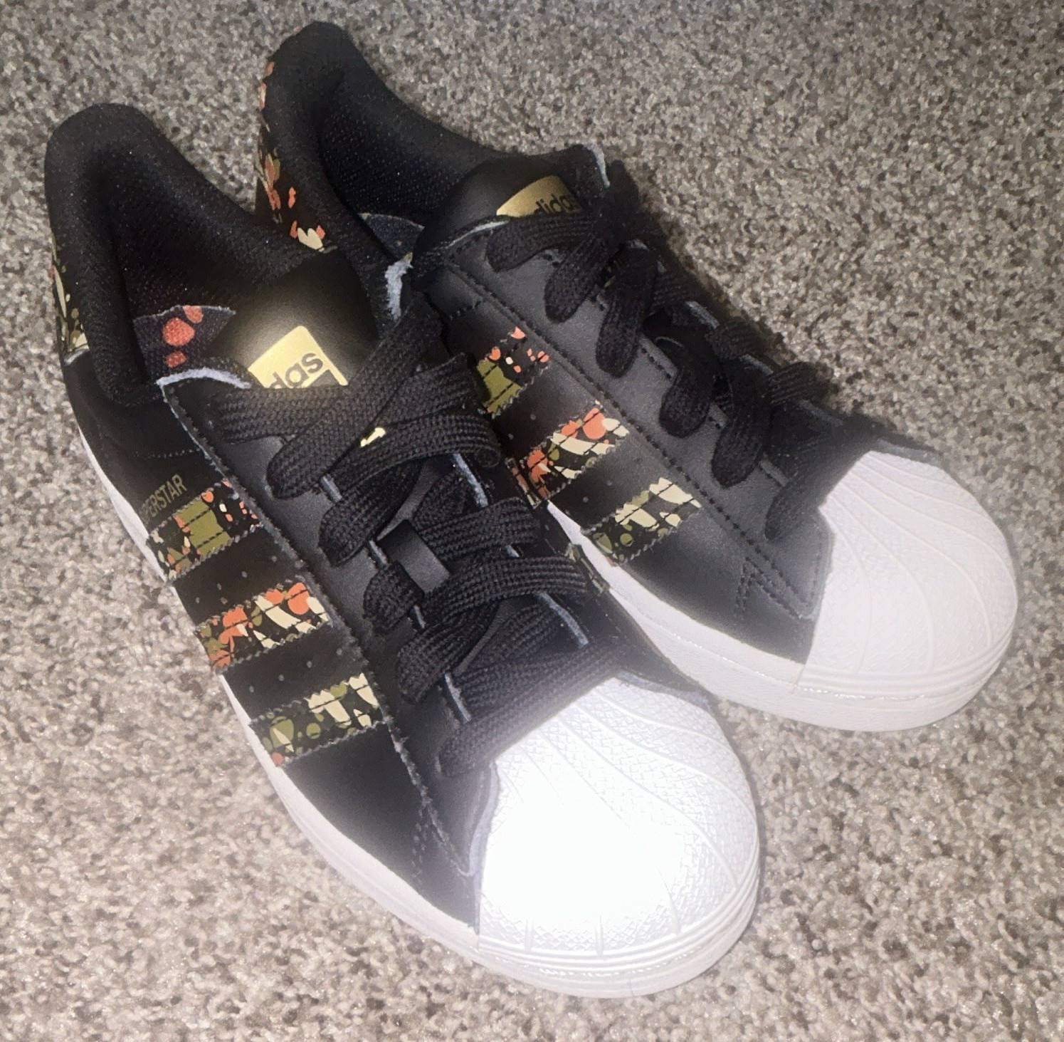 adidas Originals Superstar J Black Camo Fox Orange FY9831 Size 5Y/Women 6.5