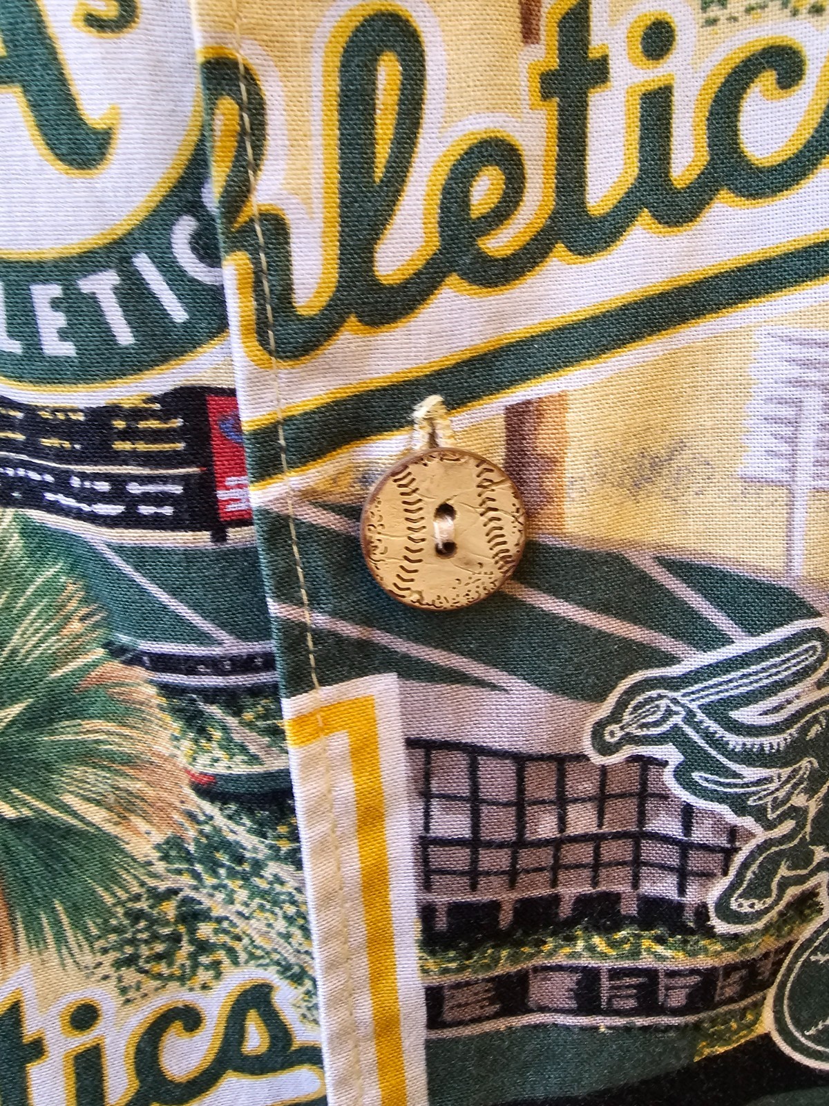 Reyn Spooner Oakland A’s Athletics MLB Baseball Hawaiian XL Shirt 100% Cotton
