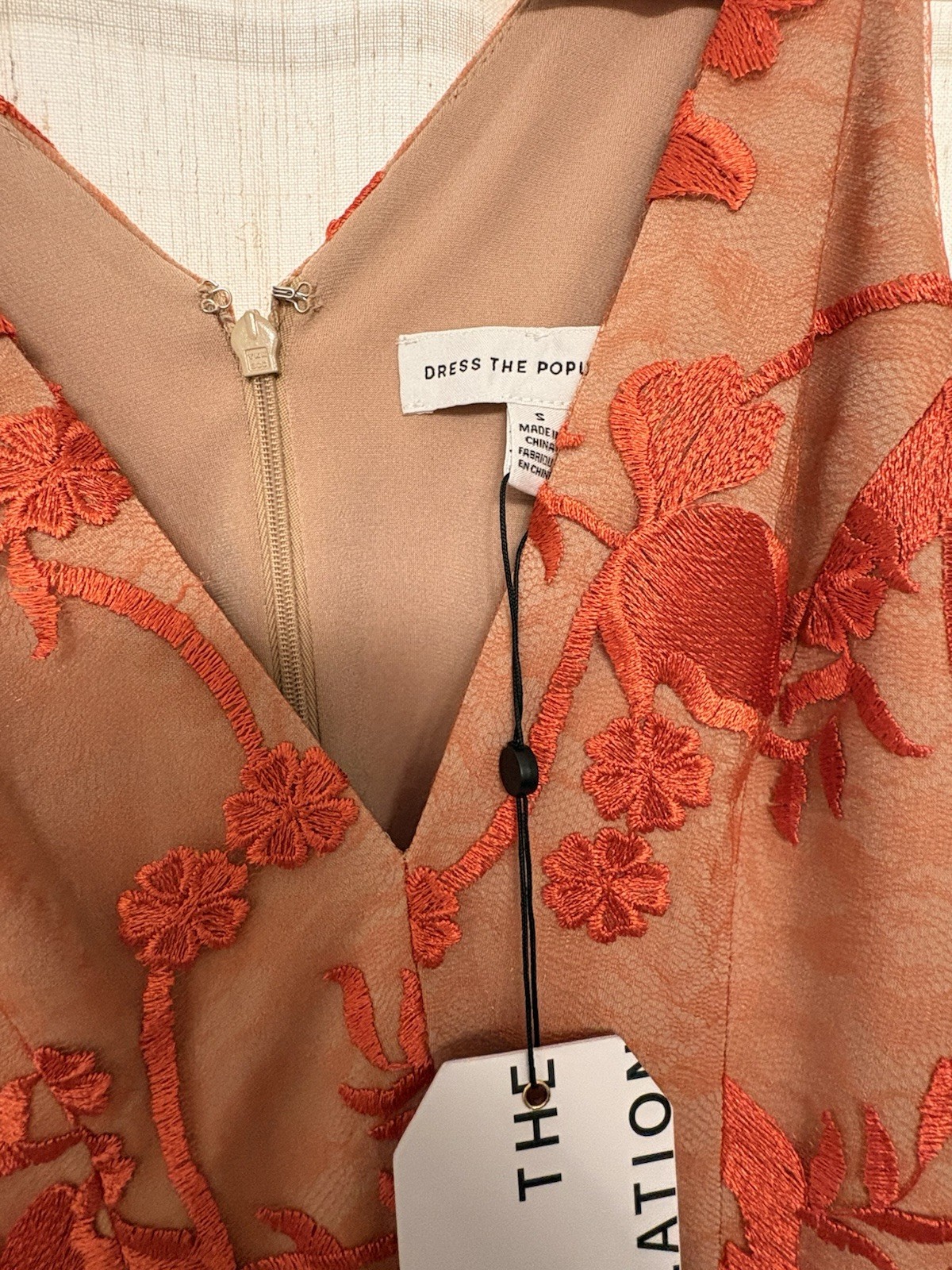 Dress the Population Audrey Red/Beige Floral Embroidered V-Neck Midi Dress S NWT