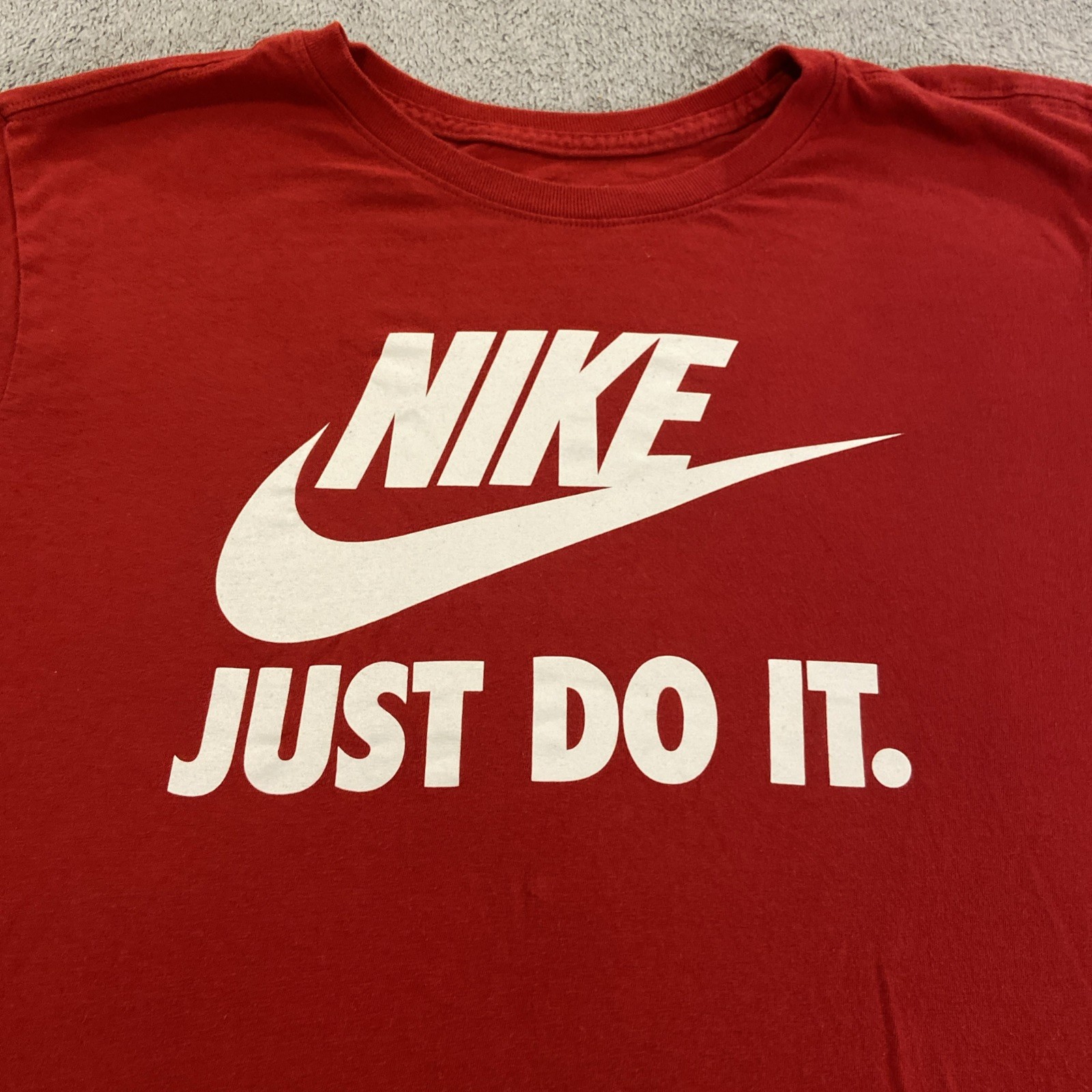 Nike Tee Red Men’s Active Wear Just Do It Swoosh Athletic Workout Gym T-Shirt