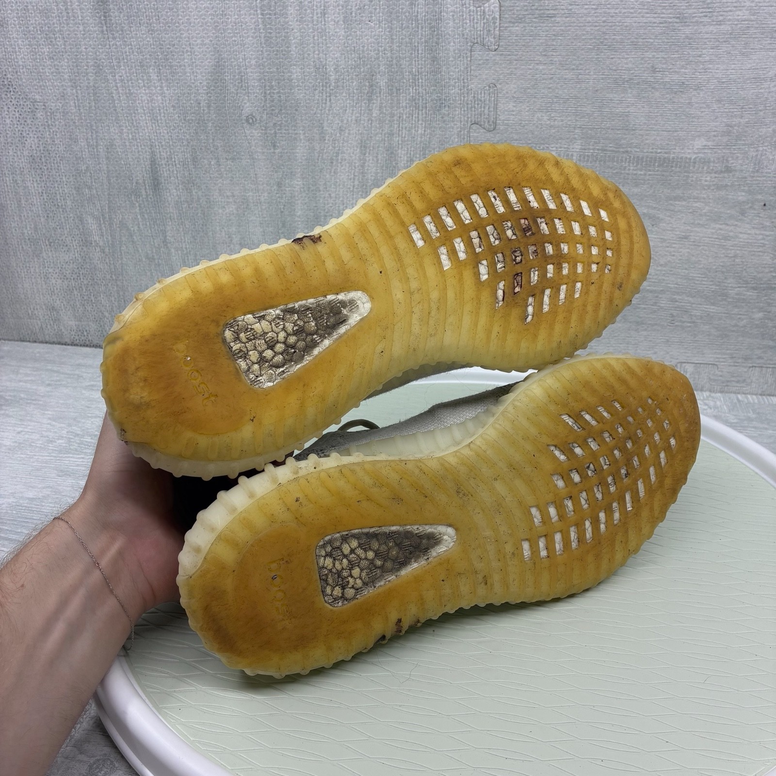 Size 10 – adidas Yeezy Boost 350 V2 Low Bone No Box