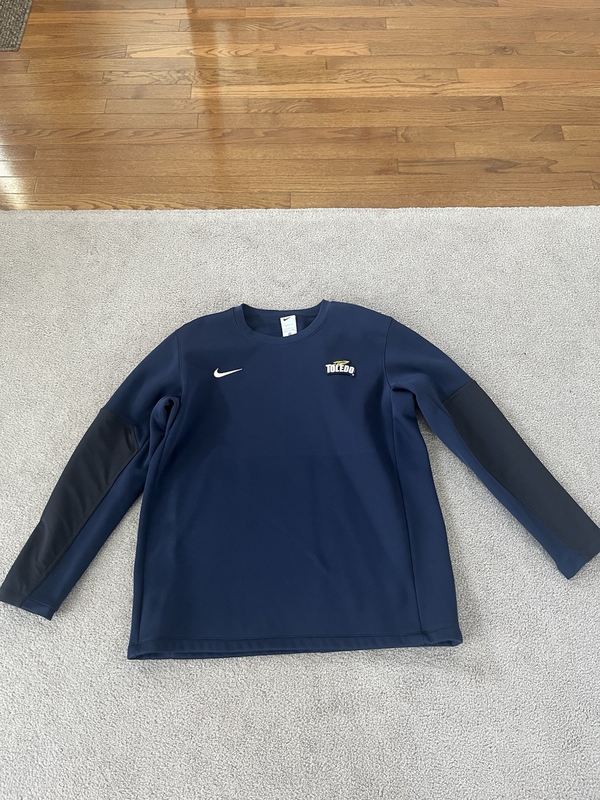 Nike Therma-FIT Toledo Rockets Blue Long Sleeve Crewneck Pullover Shirt L