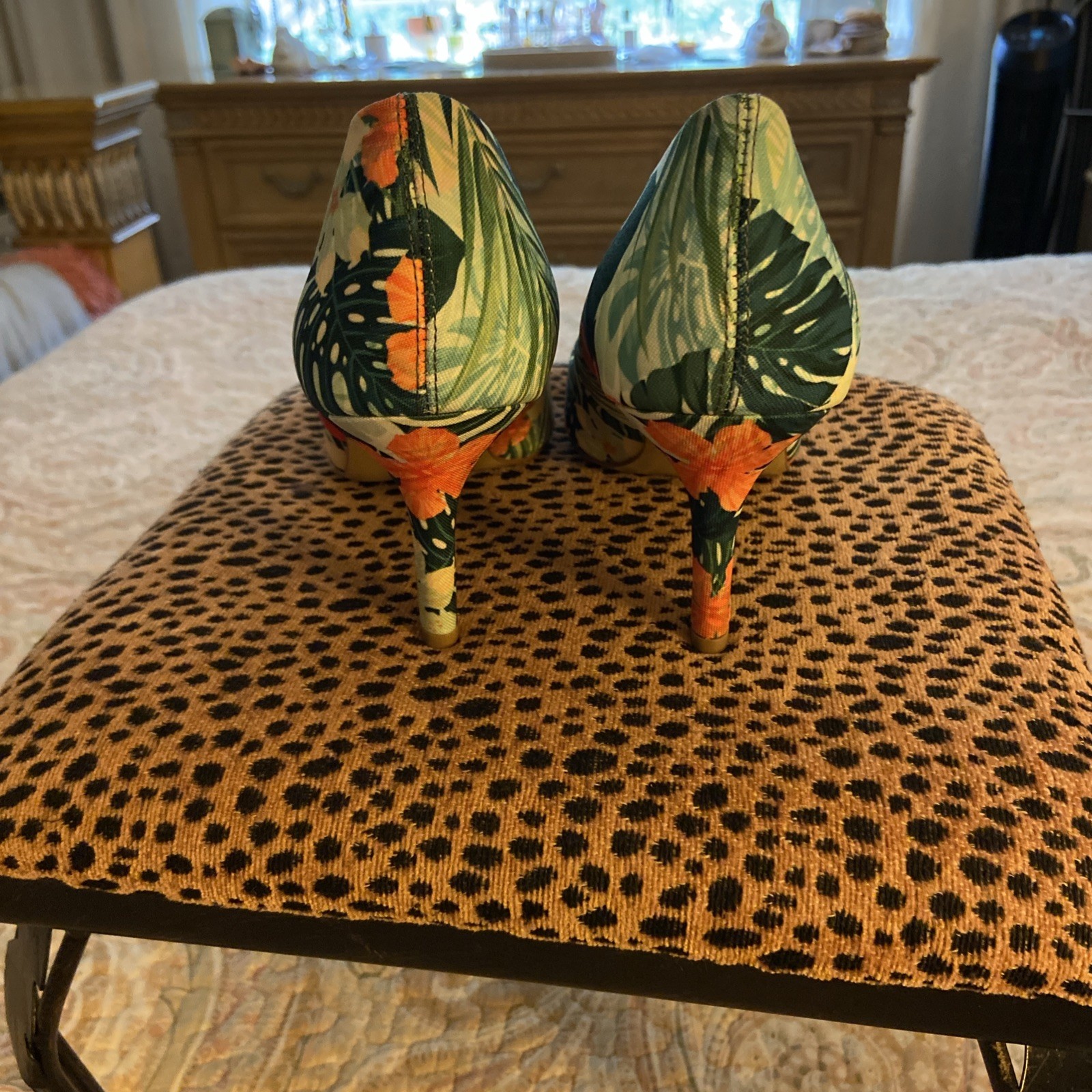 Charles by Charles David Tropical Hibiscus Print Stiletto Heels Women’s Size 9