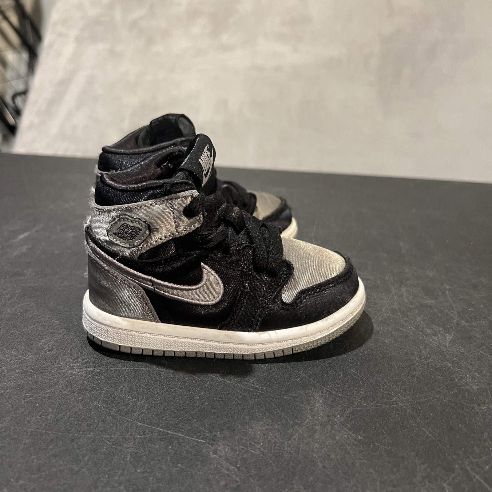 Nike Air Jordan 1 Mid SE Shoes Toddler Size 5C Satin Shadow FD5305-010