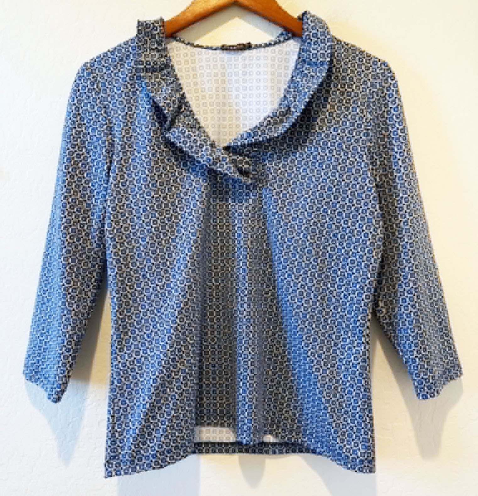 J.McLaughlin M Catalina Cloth Ruffle V-Neck Top Blue White Geometric Career