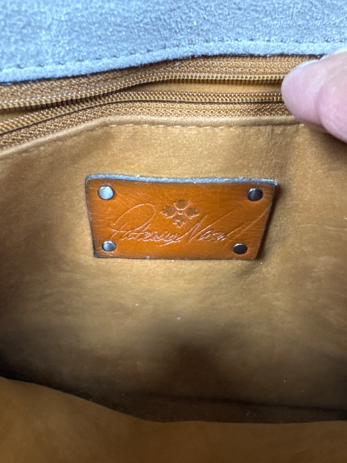 VTG Patricia Nash Ivory Gray Tooled Genuine Leathe Crossbody Purse 1008