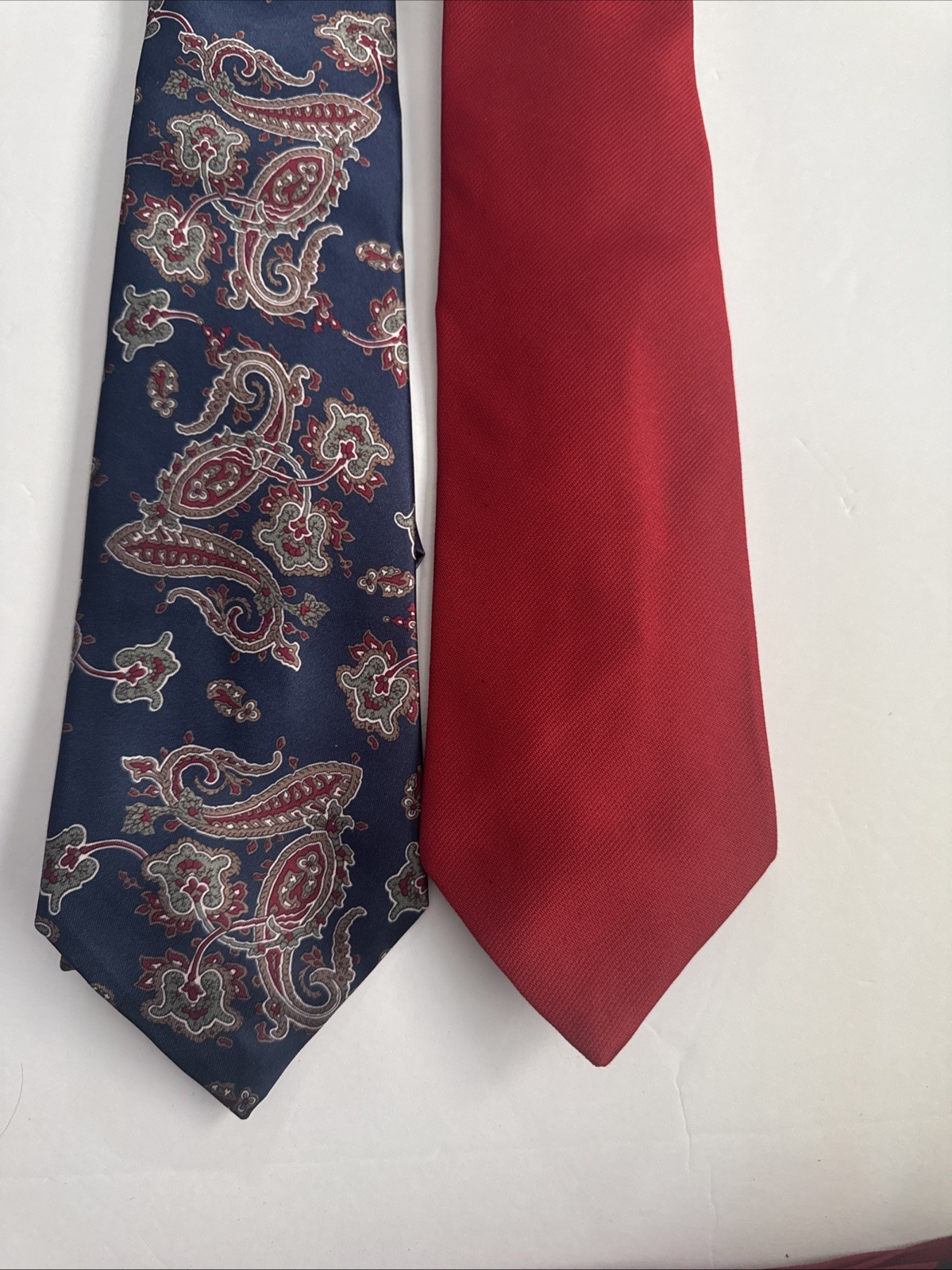 Lot 18 Modern Men’s Neckties • Stripes, Paisley, Novelty, Dress & Office Wear