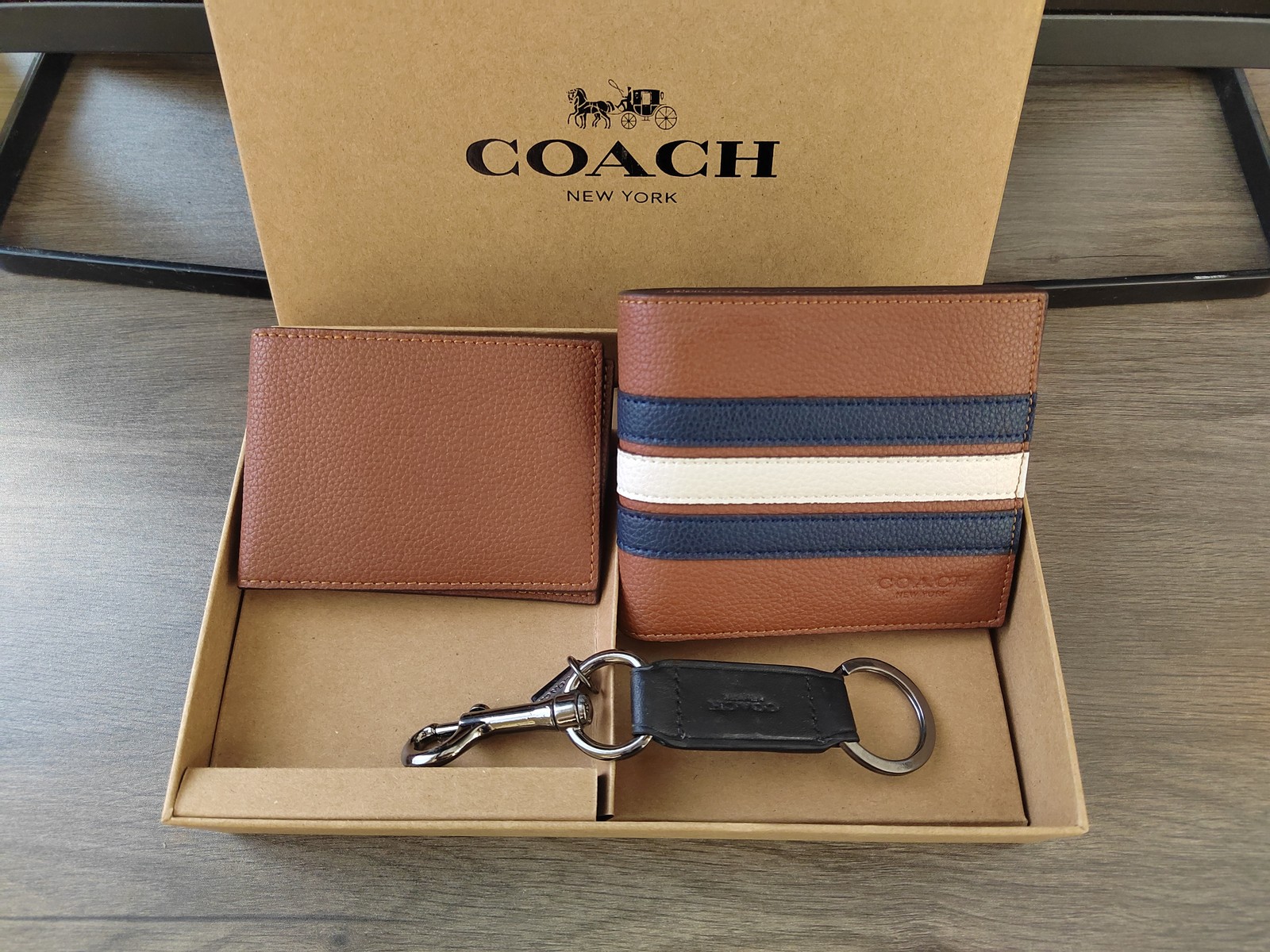 NEW CoACH MEN’S 3 IN 1 WALLET BOXED GIFT SET IN SIGNATURE CANVAS Brown