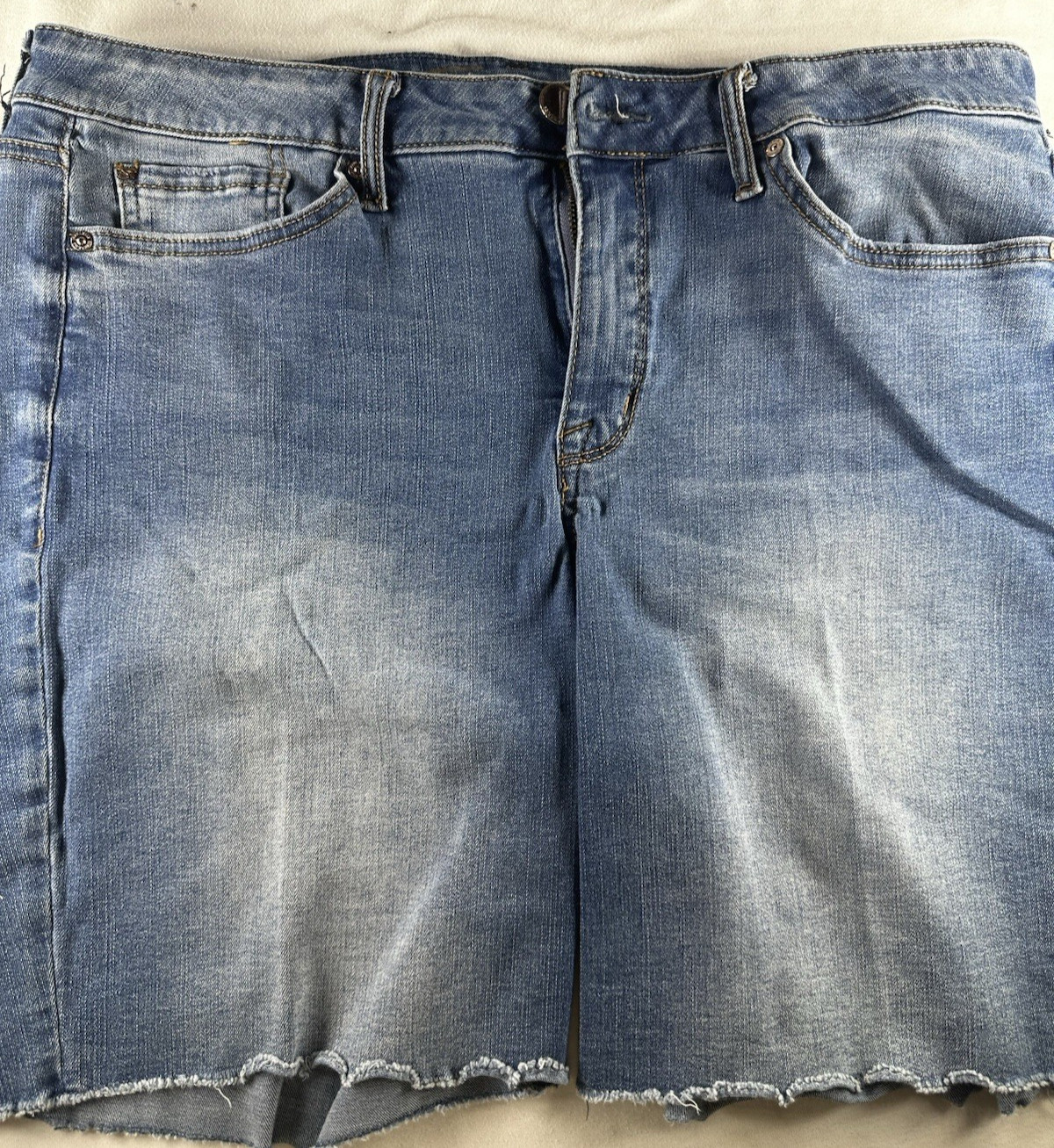 Seven7 Women’s Bermuda Mid Rise Stretch Denim Shorts Sz 16 QTY 2 No Hem