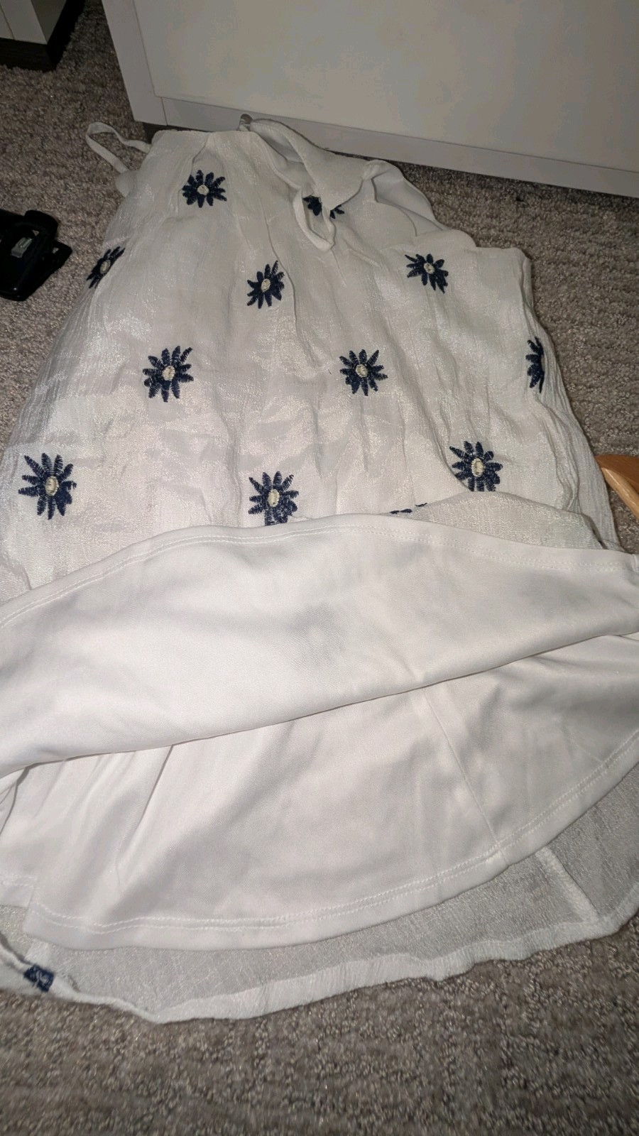white I.N. San Francisco Floral Sleeveless Blouse, Size M