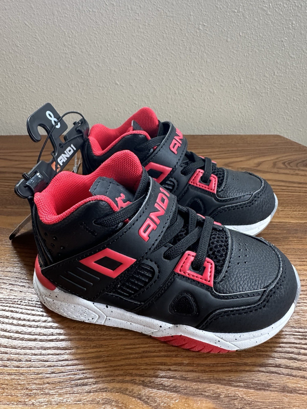 New AND1 Riot Boys Athletic Sneakers – Size 8 – Black/Red – Basketball Style