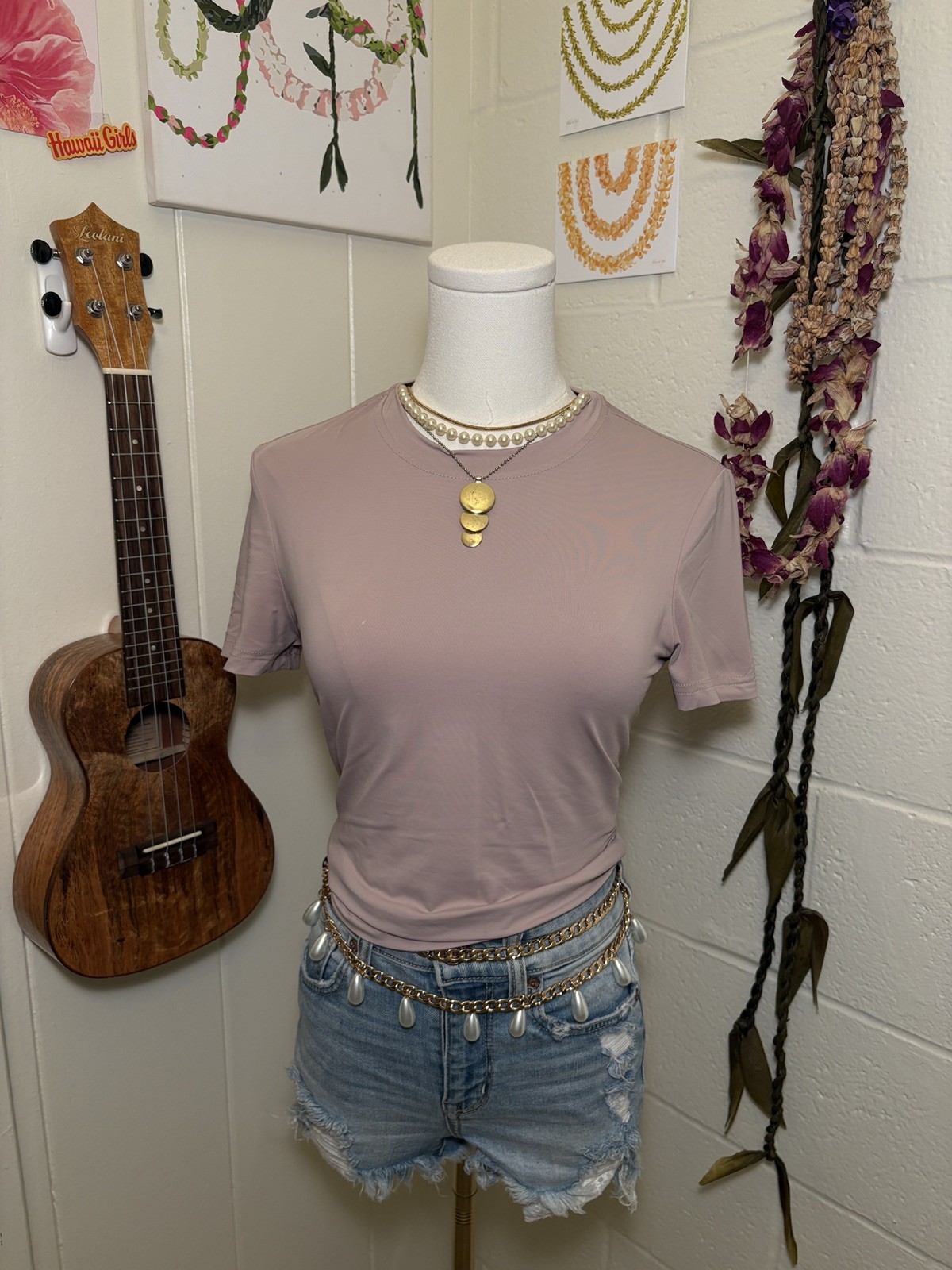 Buttery soft mauve fitted top with a smooth, stretchy feel ✨