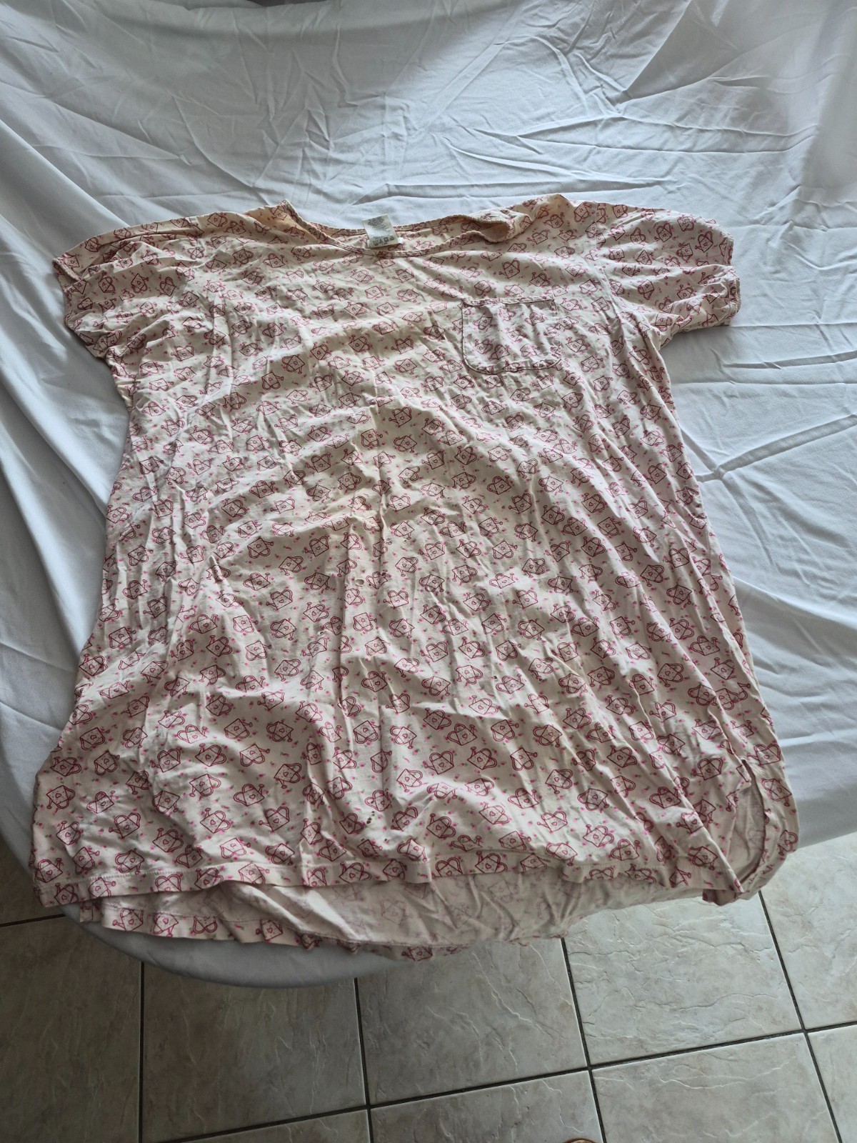 WOMENS ONE SIZE FITS MOST NIGHTSHIRT WITH BREAST POCKET EXCELLENT CONDITION