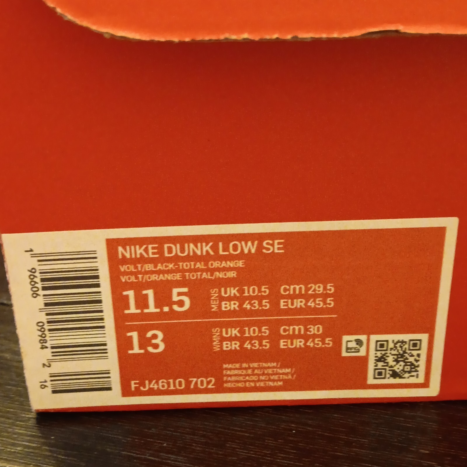 Nike Dunk Low SE Volt/Black/Total Orange Low Top Leather 2023 FJ4610-702