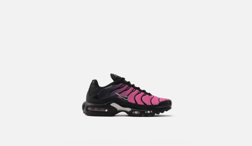 NIKE Women’s Air Max Plus IQ0280-010 Black Peony Metallic Silver “MULTIPLE SIZE”