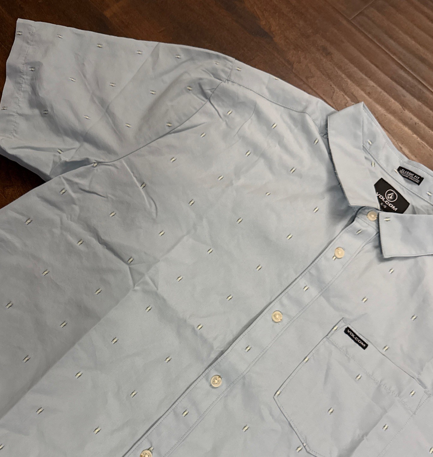 NWT VOLCOM BANKSTONE Short Sleeve Woven Shirt Men’s Size XL. A7