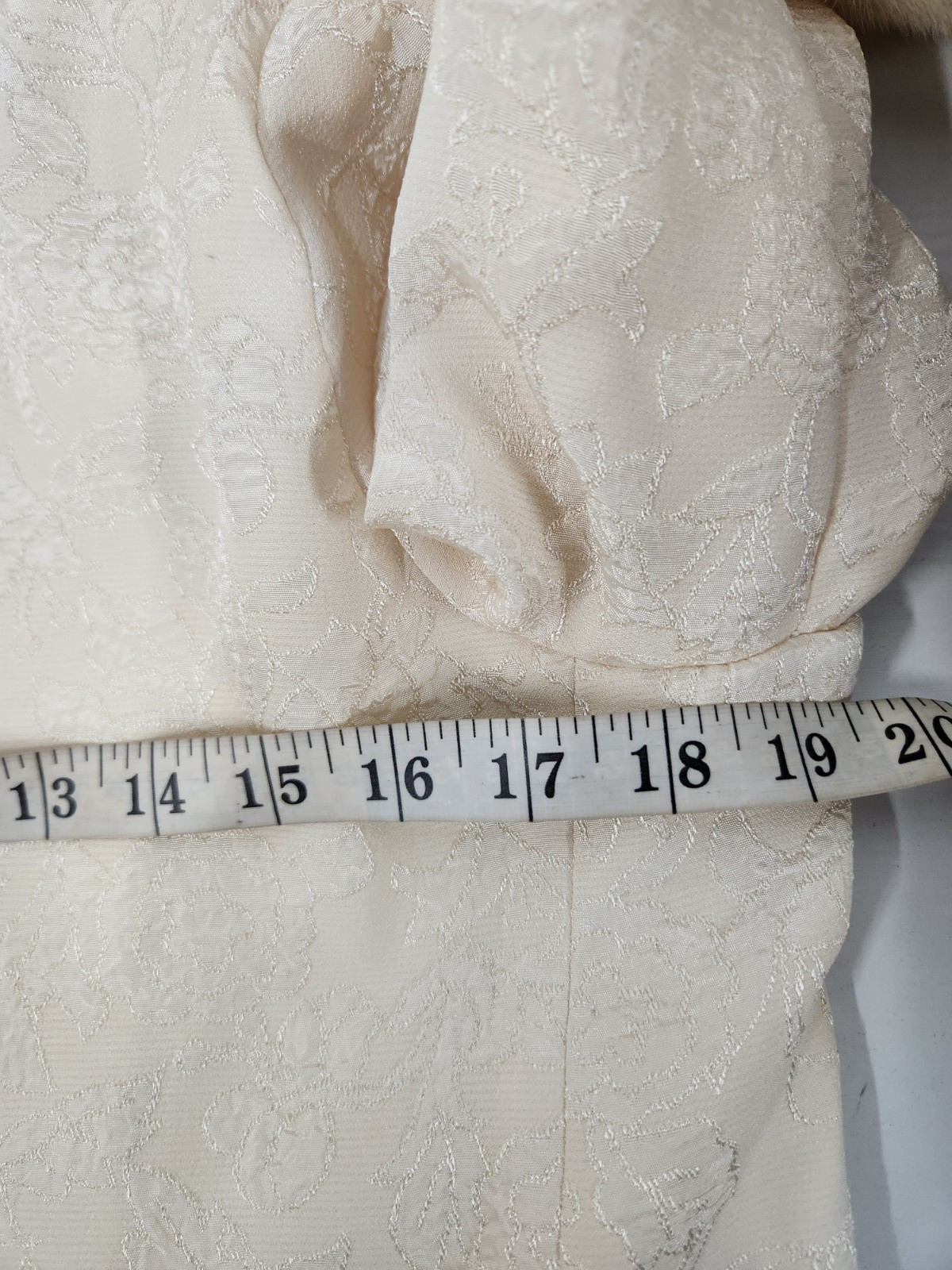 Vintage Women’s Ivory Floral Brocade/Jacquard Jacket With Real Fur Cuffs, Sz M/L