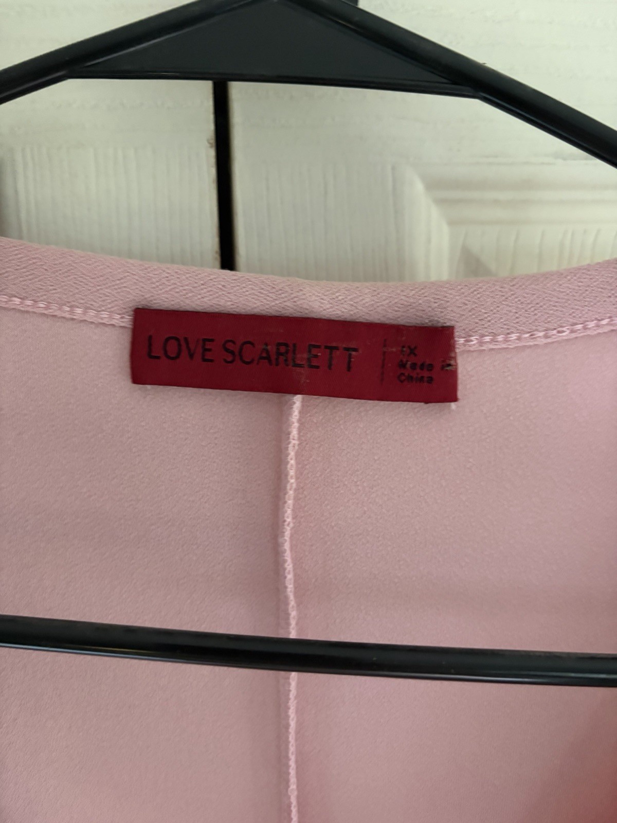 Love Scarlett Women’s 2X Solid Pink V-Neck Button Front Short Sleeve Blouse