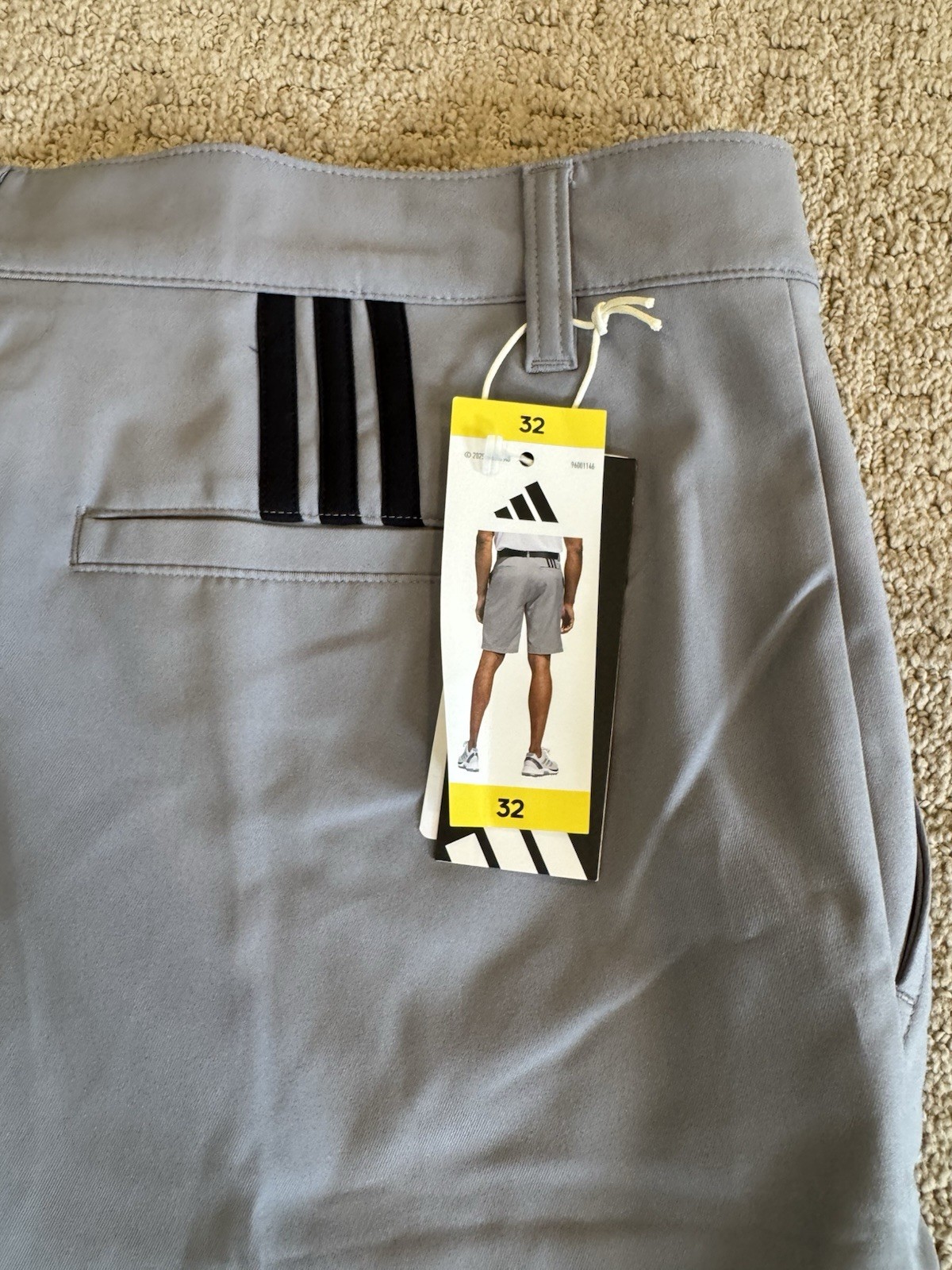 NEW Men’s Adidas Size 32 Gray Flat Front Golf Shorts 9″ Inseam