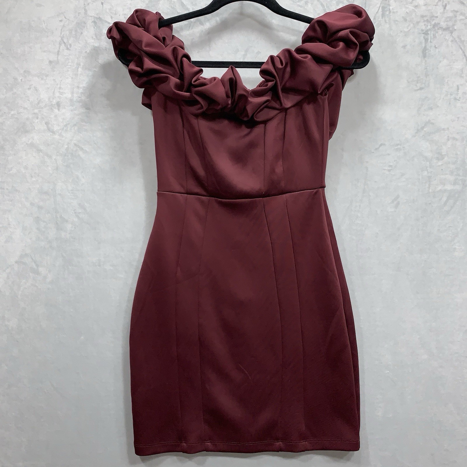 Windsor Ruffle Top Off The Shoulder Form Fitting Mini Dress Size Small