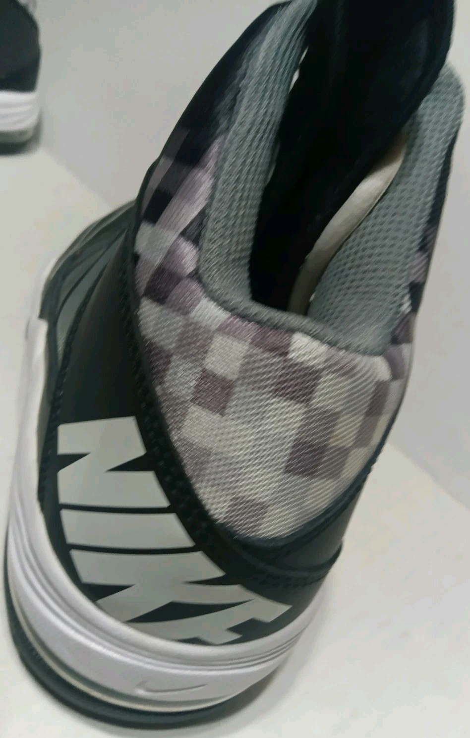 Nike Air Max Stutter Step Shoes Men’s Size 7 Black White Charcoal Brand New