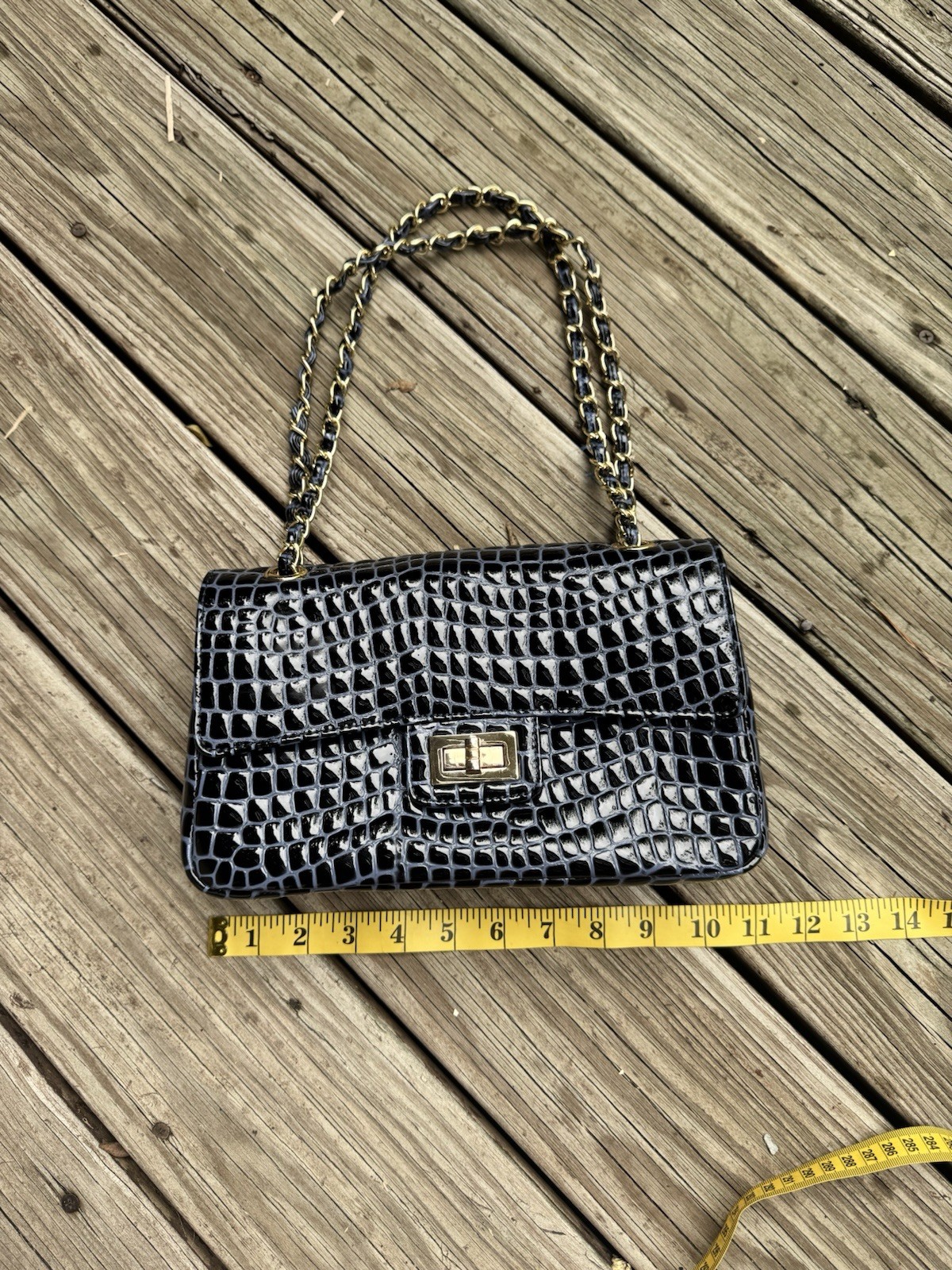 Black Crocodile Pattern Glossy Shoulder Bag Gold Chain Strap Turn Lock, Pockets