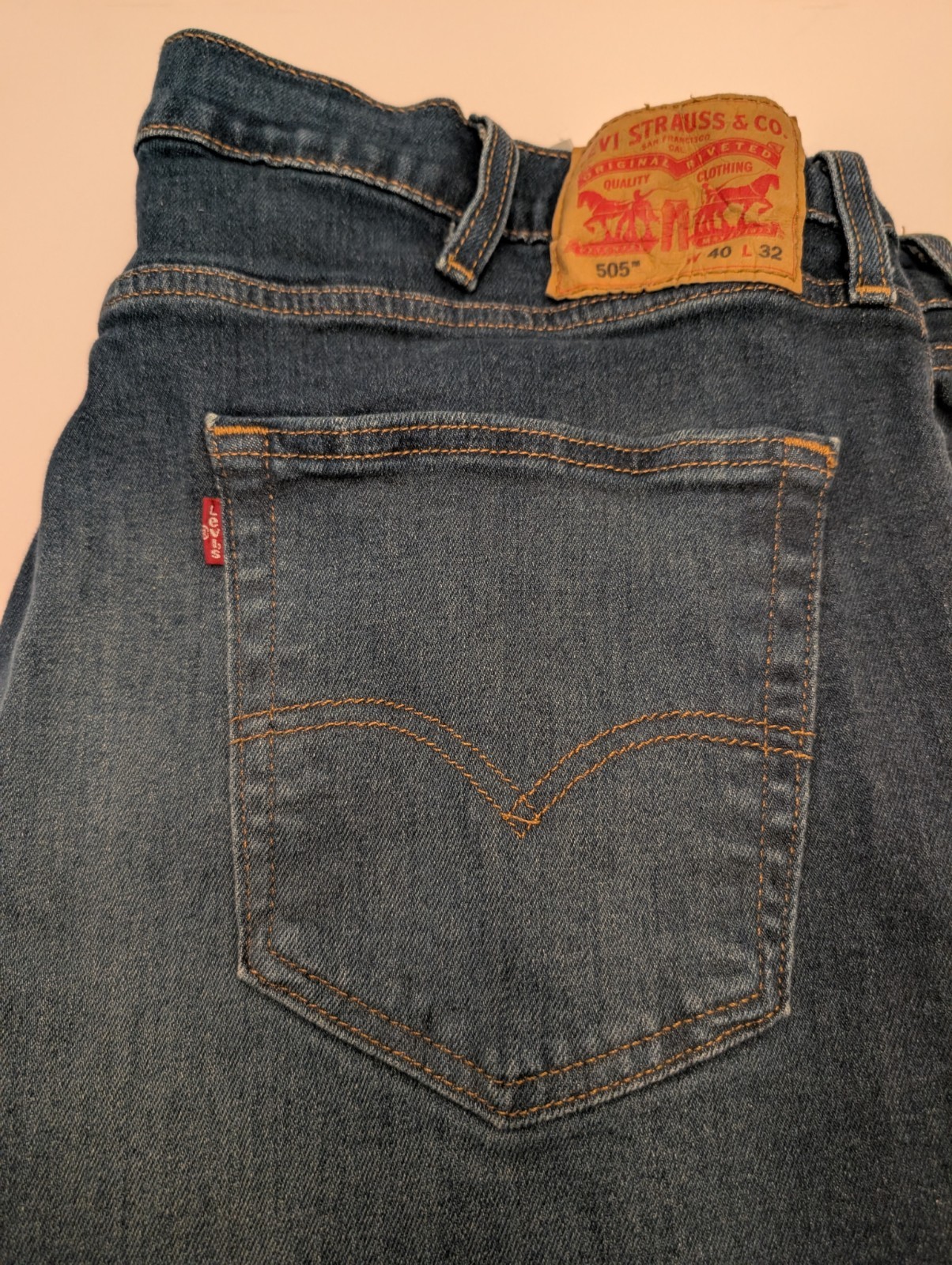 Levi’s 505 Series 40×32 Men’s Blue Denim Straight Leg Zip Button Closure Jeans