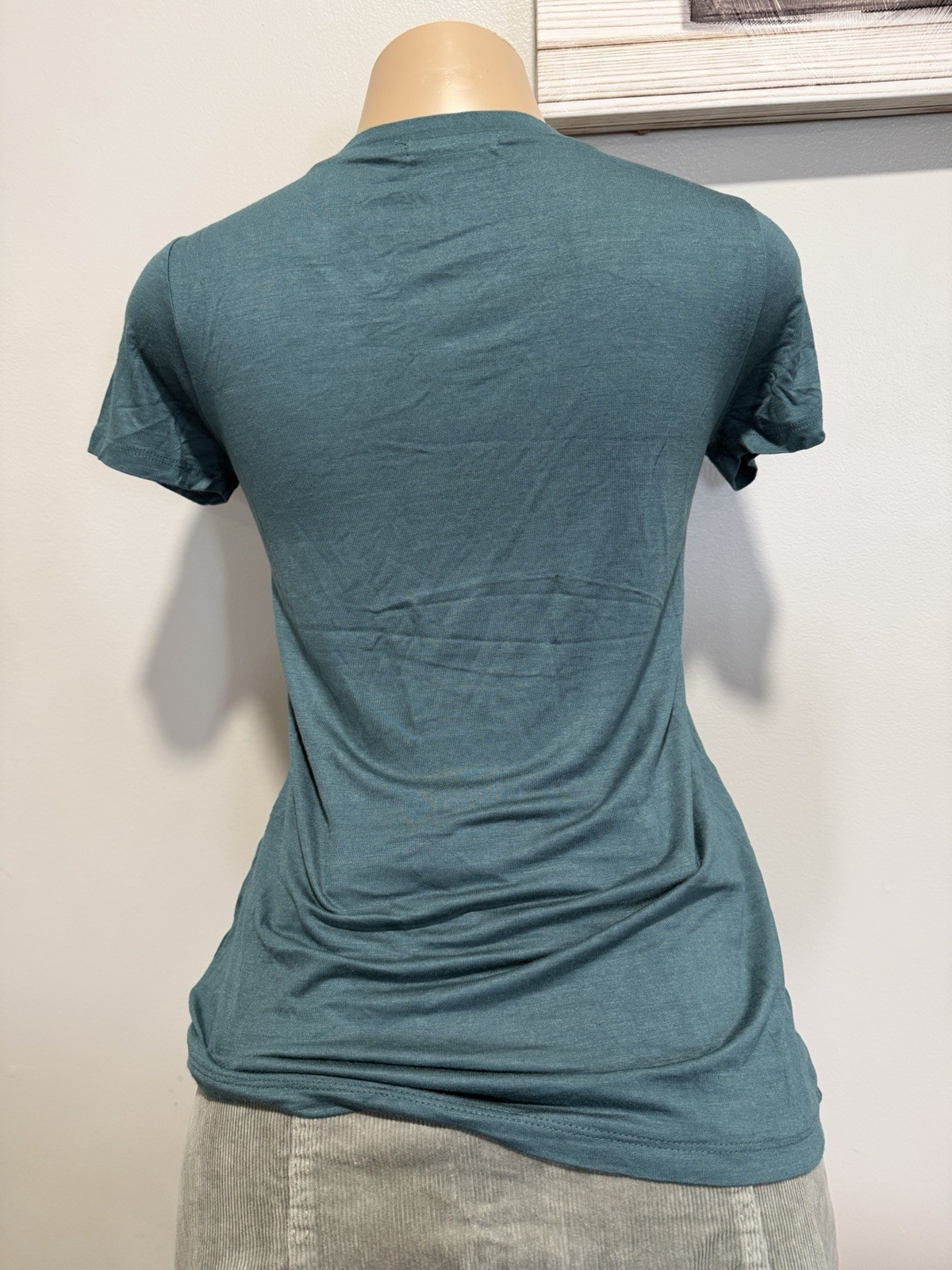 Women’s Basic T-Shirt large