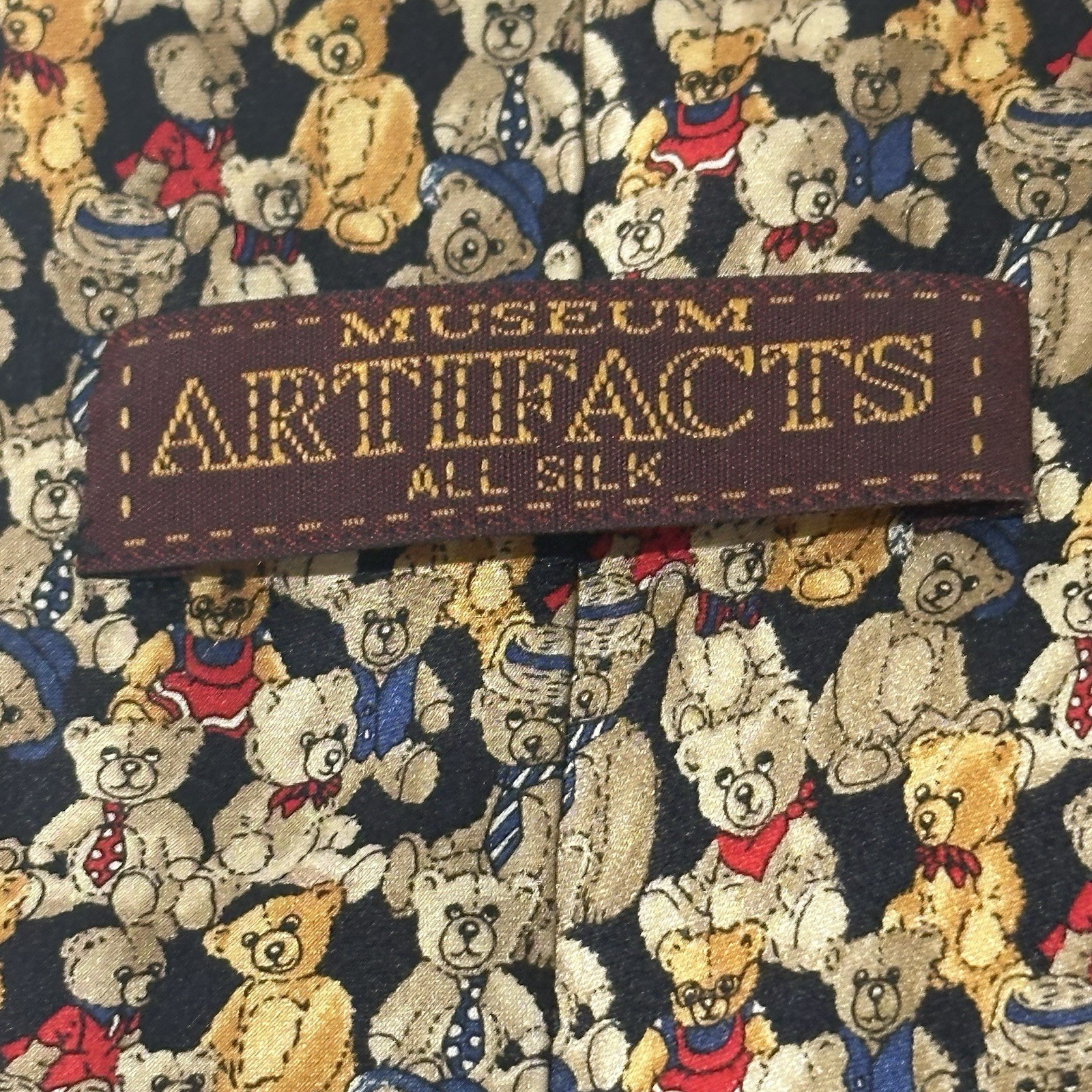 Museum Artifacts Tie Necktie Teddy Bear 100 Year Anniv. 2002 Approx. 59″ x 3.75″