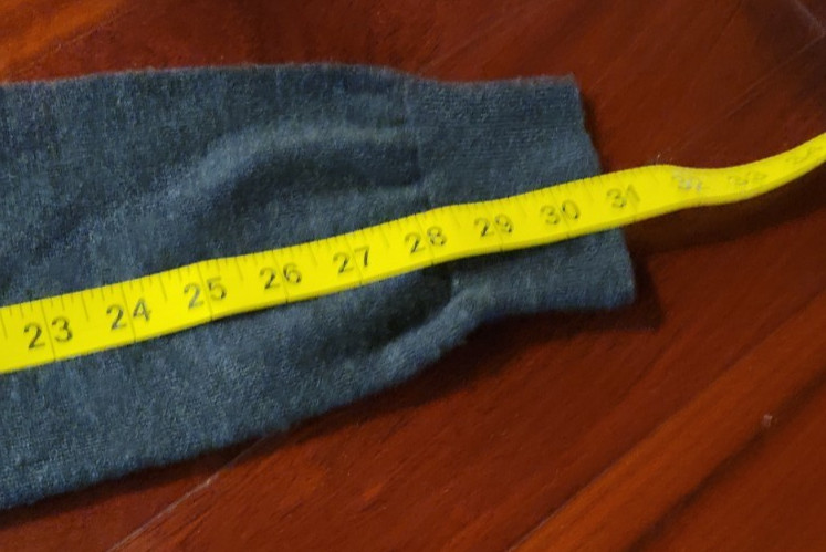 Banana Republic Extra Fine 100% Merino Wool Size M CHARCOAL V neck Men Sweater