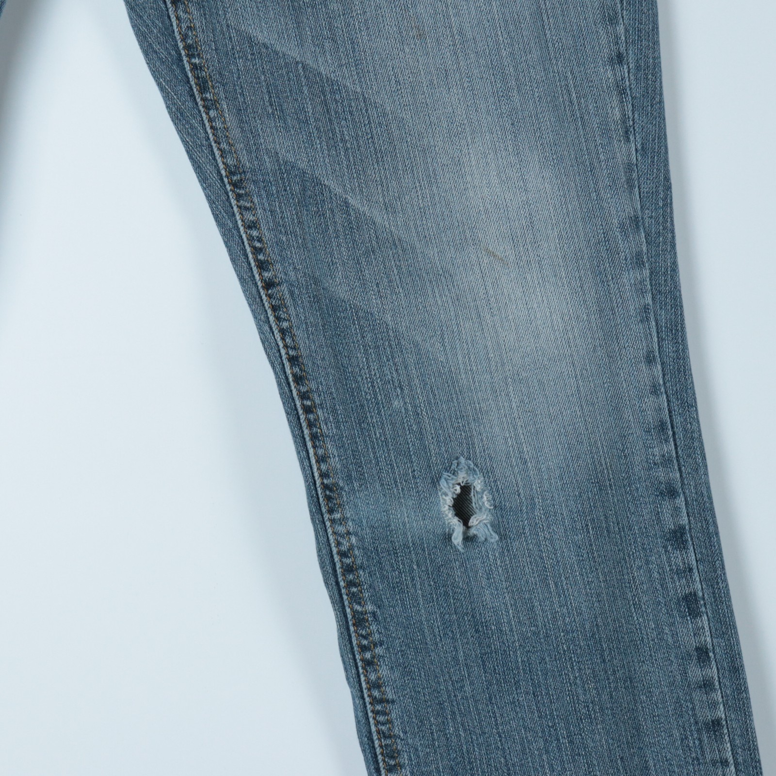 Levis Signature Athletic Fit Jeans Men’s W29 x L32 Blue Denim – Distressed Knee