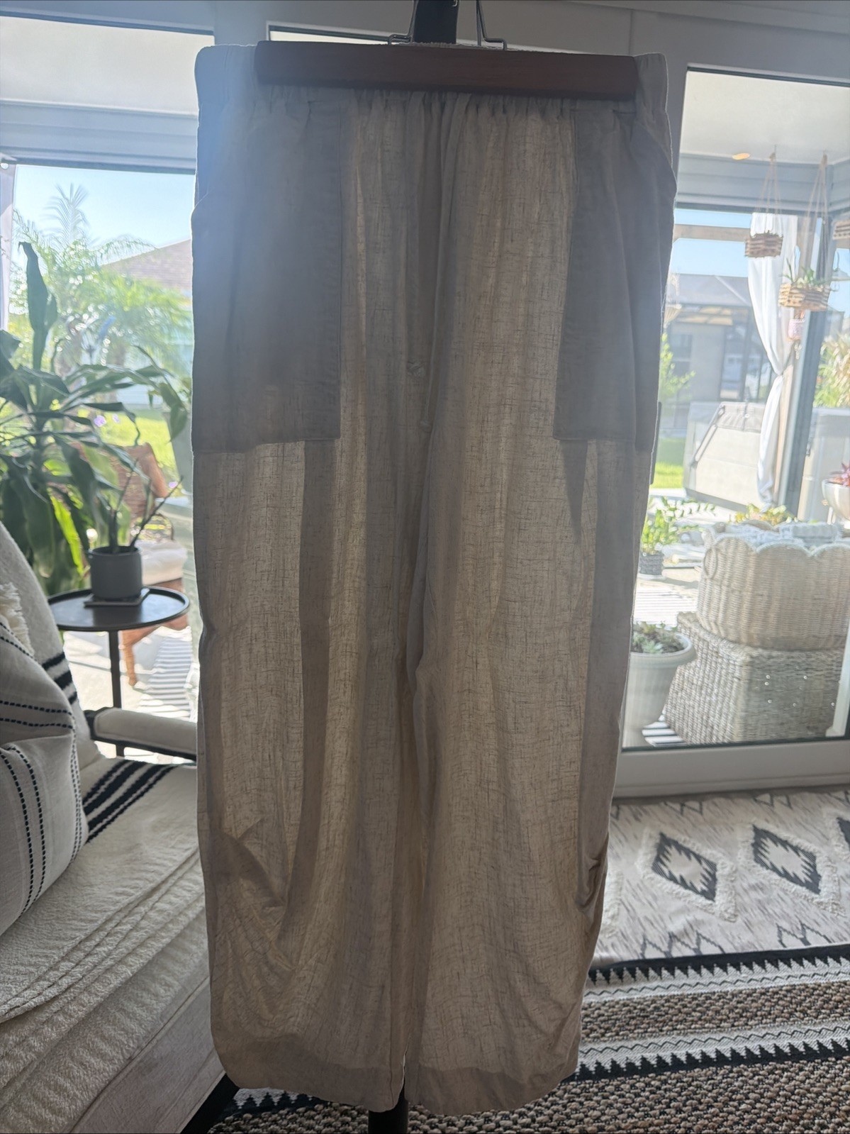 Women’s Medium Wide Leg Beige Linen Pant