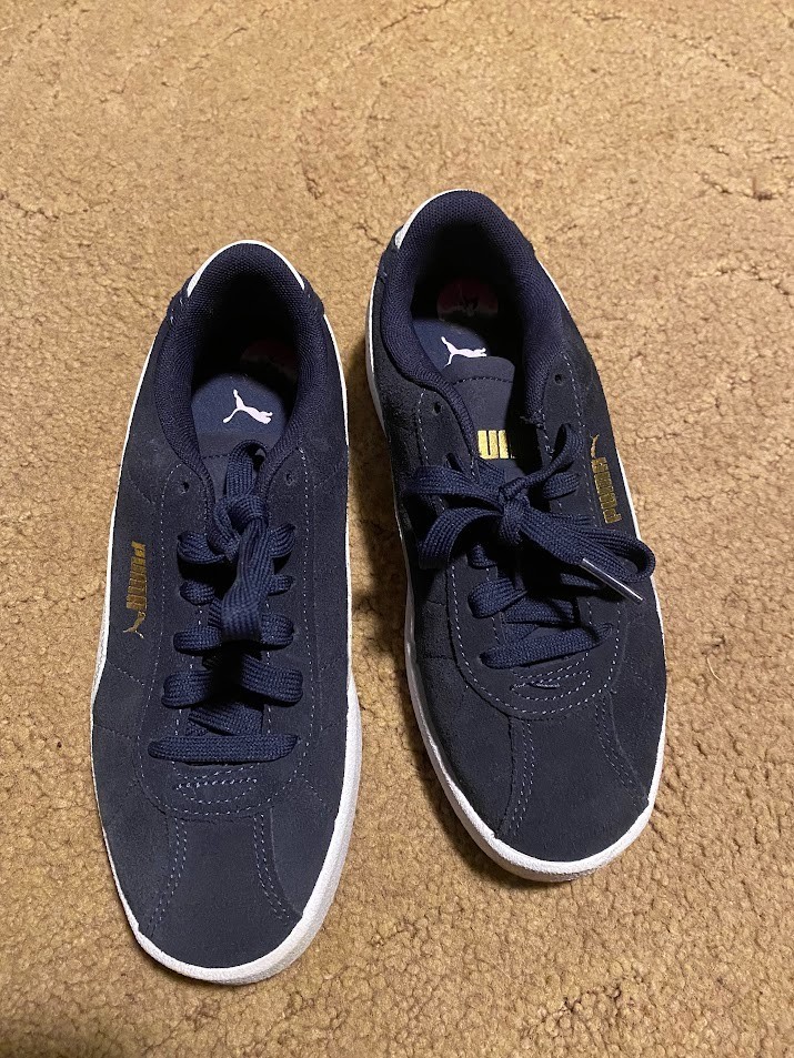 Puma Kids Dark Blue and White Sneakers Size 4