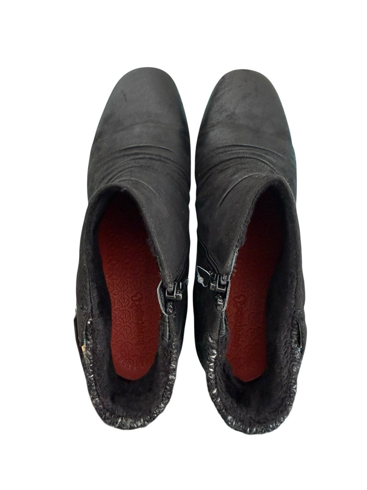 Baretraps Black Wedge Ankle Booties Womens Size 8M Peanut Side Zip Comfort NIB