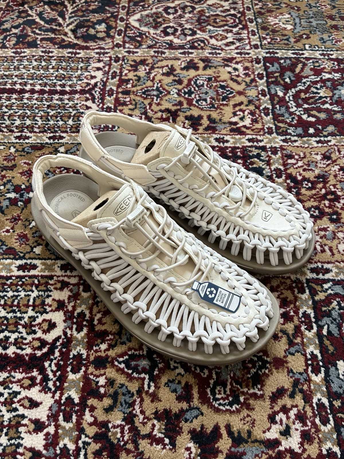 Keen Uneek White Cap Cornstalk Sandals Women’s 10