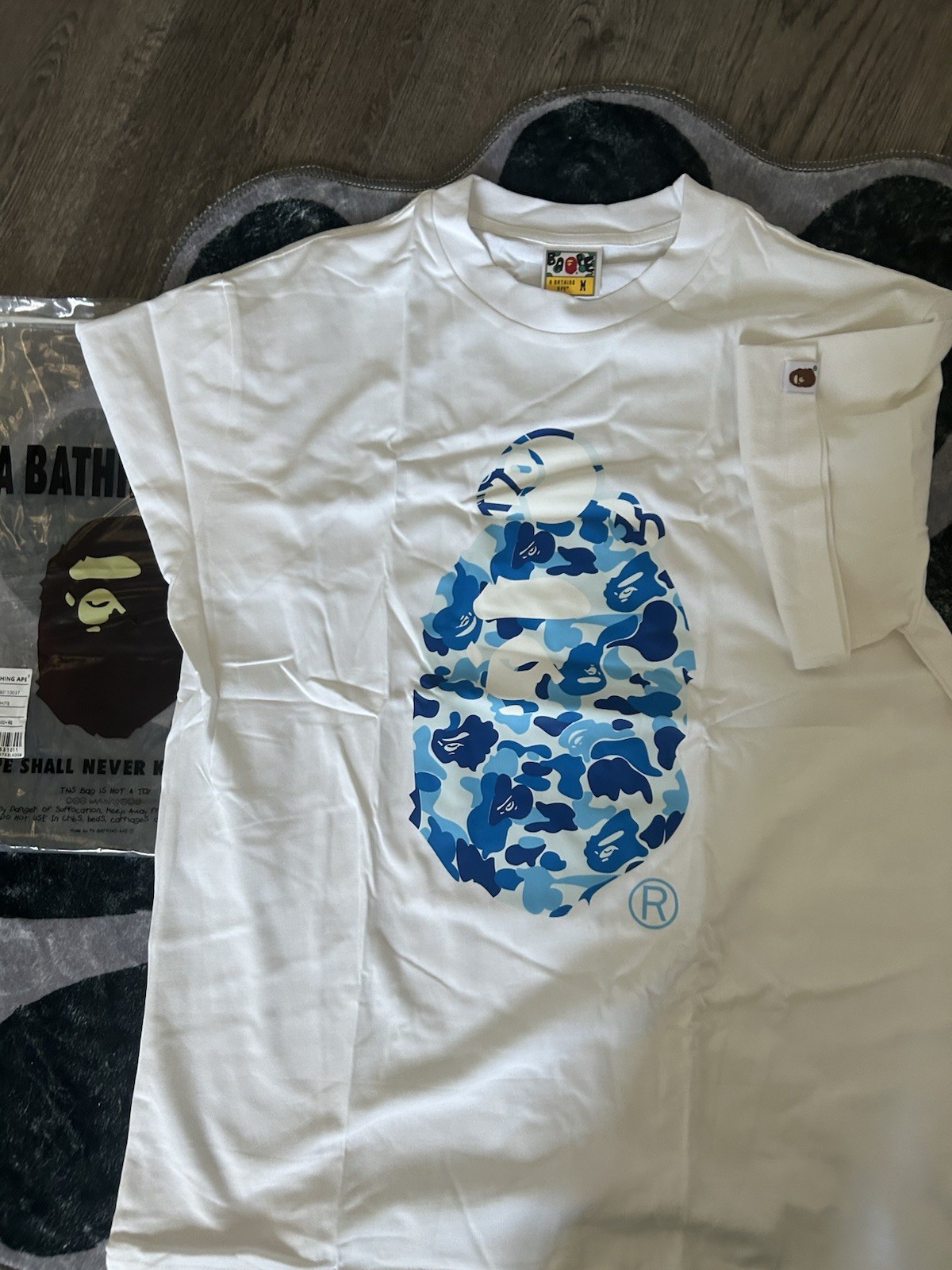 A Bathing Ape Men’s M White/Blue Ape Head Logo Graphic Tee Crew Neck